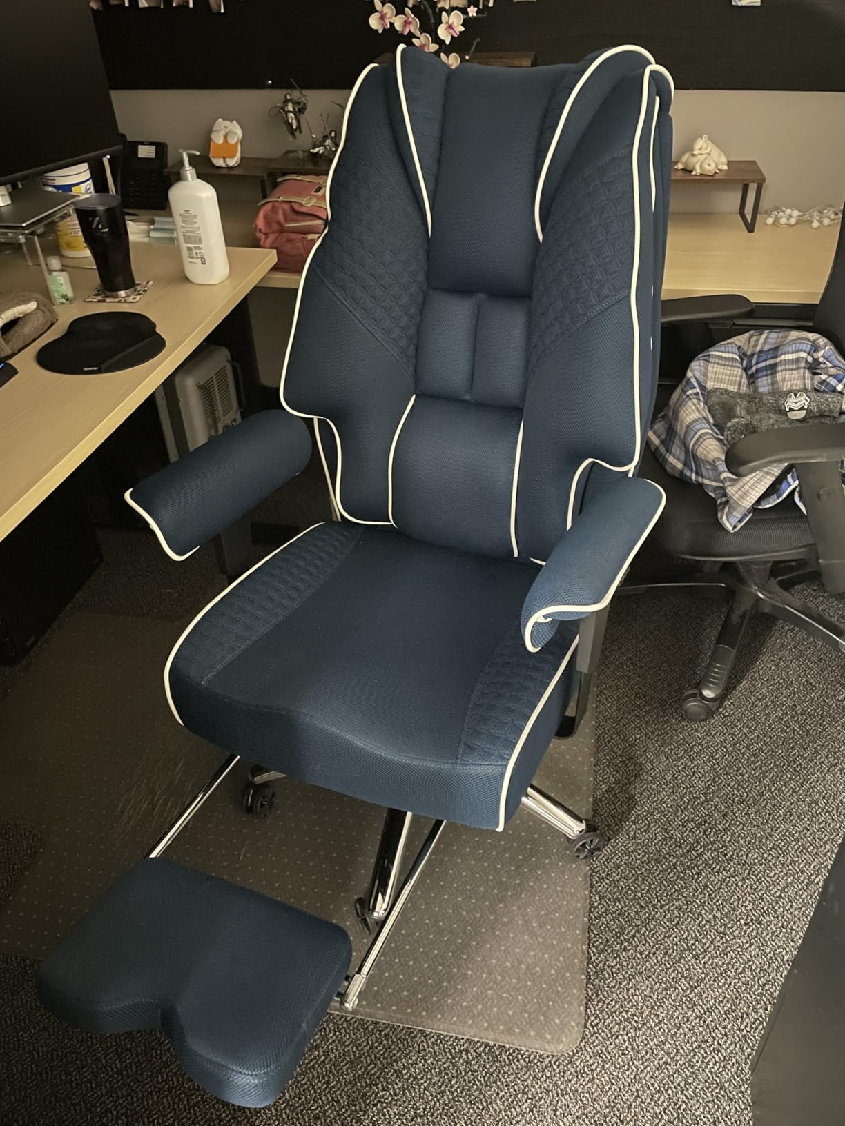 Big and Tall Office Chair 400lbs Wide Seat, Leather High Back Executive Office Chair with Foot Rest, Ergonomic Chairs Lumbar Support for Lower Back Pain Relief (Black) - Customer Photo 2