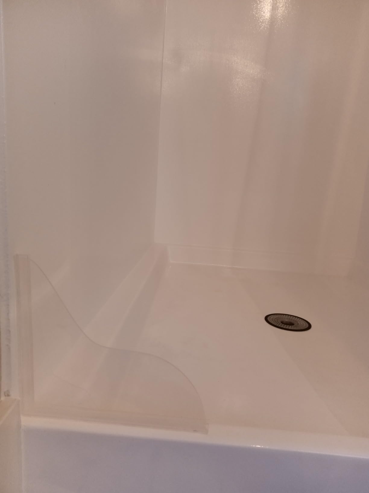 Honitra Shower Splash Guard, Upgrade Bathtub Splash Guard, 2 Shower Water Guard, Self-Glue Shower Splash Guard for Bathtub, Splash Guards to Keep Water in Shower, Shower Splash Guard Corner for Leak Customer Review Honitra Shower Splash Guard, Upgrade Bathtub Splash Guard, 2 Shower Water Guard, Self-Glue Shower Splash Guard for Bathtub, Splash Guards to Keep Water in Shower, Shower Splash Guard Corner for Leak - Customer Photo 2