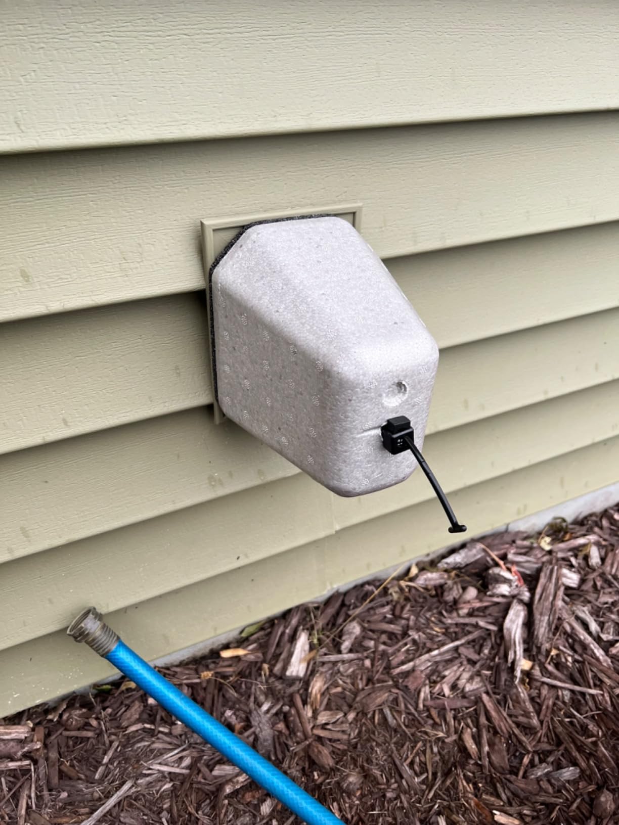 Outdoor Faucet Covers for Winter 2 Pack, Foam Faucet Cover for Winter Freeze Protection, Reusable Outdoor Hose Bib Cover, Spigot Covers Winter Insulated Customer Review Outdoor Faucet Covers for Winter 2 Pack, Foam Faucet Cover for Winter Freeze Protection, Reusable Outdoor Hose Bib Cover, Spigot Covers Winter Insulated - Customer Photo 1