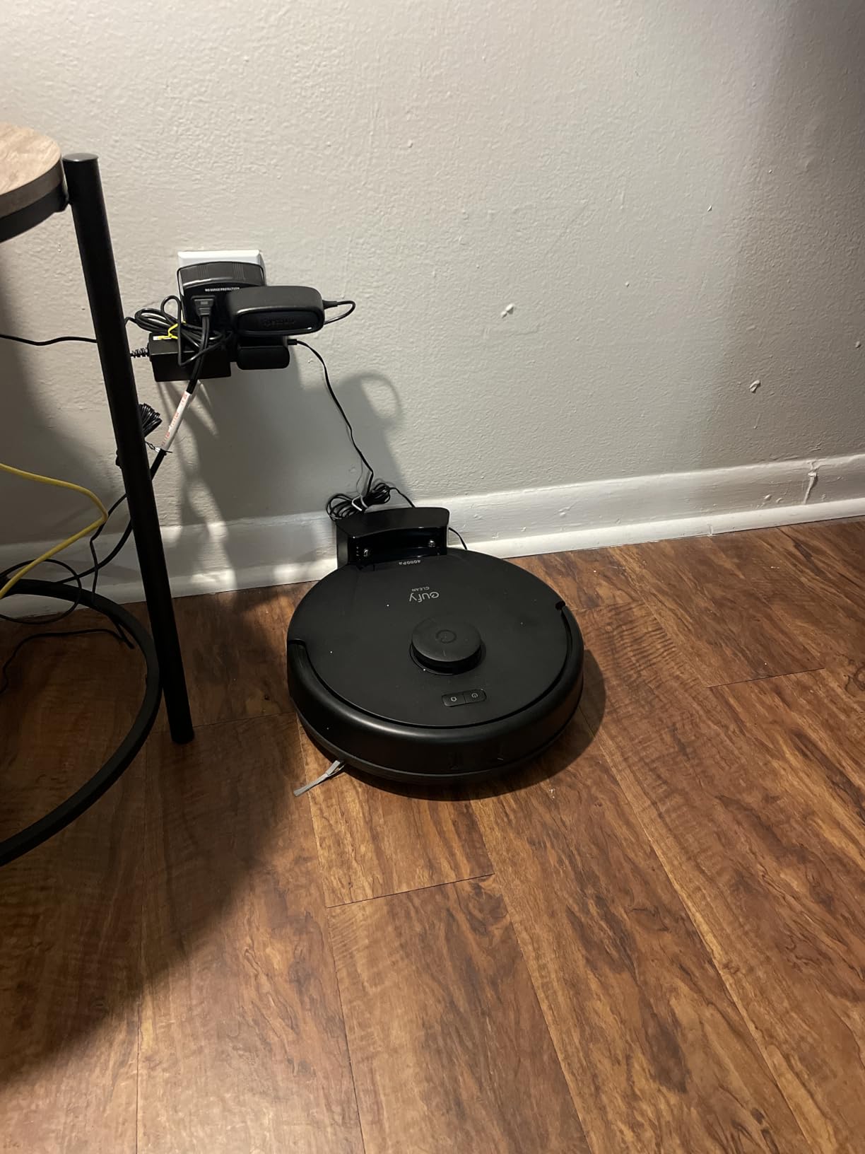 eufy Like-New RoboVac G30 Verge, Robot Vacuum with Home Mapping, 2000Pa Suction, Wi-Fi, Boundary Strips, for Carpets and Hard Floors (Renewed) - Customer Photo 1