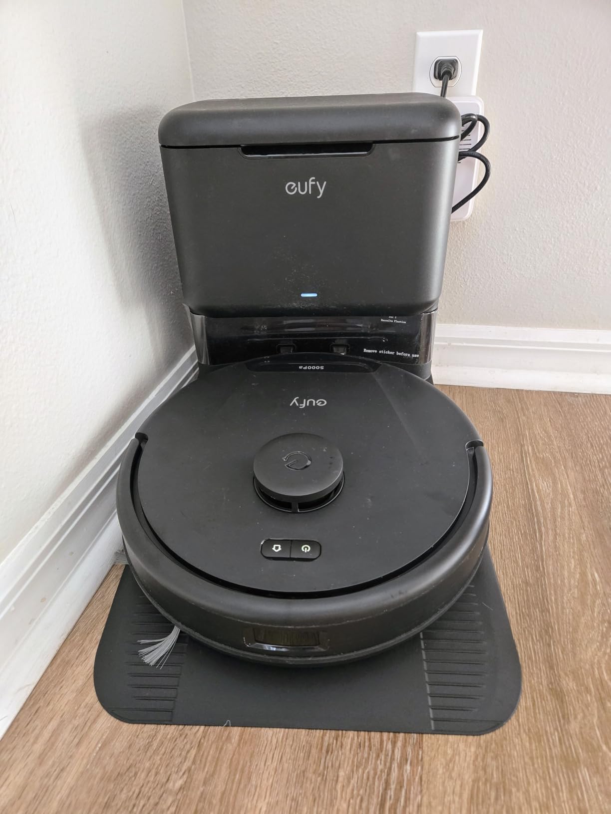 eufy Like-New RoboVac G30 Verge, Robot Vacuum with Home Mapping, 2000Pa Suction, Wi-Fi, Boundary Strips, for Carpets and Hard Floors (Renewed) - Customer Photo 2