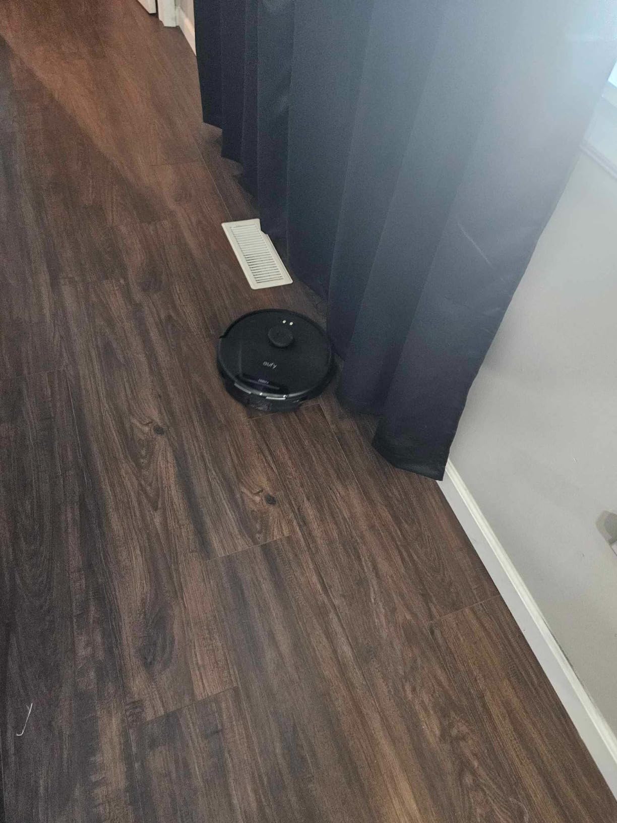 eufy L60 Robot Vacuum with Self Empty Station, Hair Detangling Technology, Up to 60 Days Hands Free Cleaning, 5,000 Pa Suction, Remove Hair, Dust - Customer Photo 4