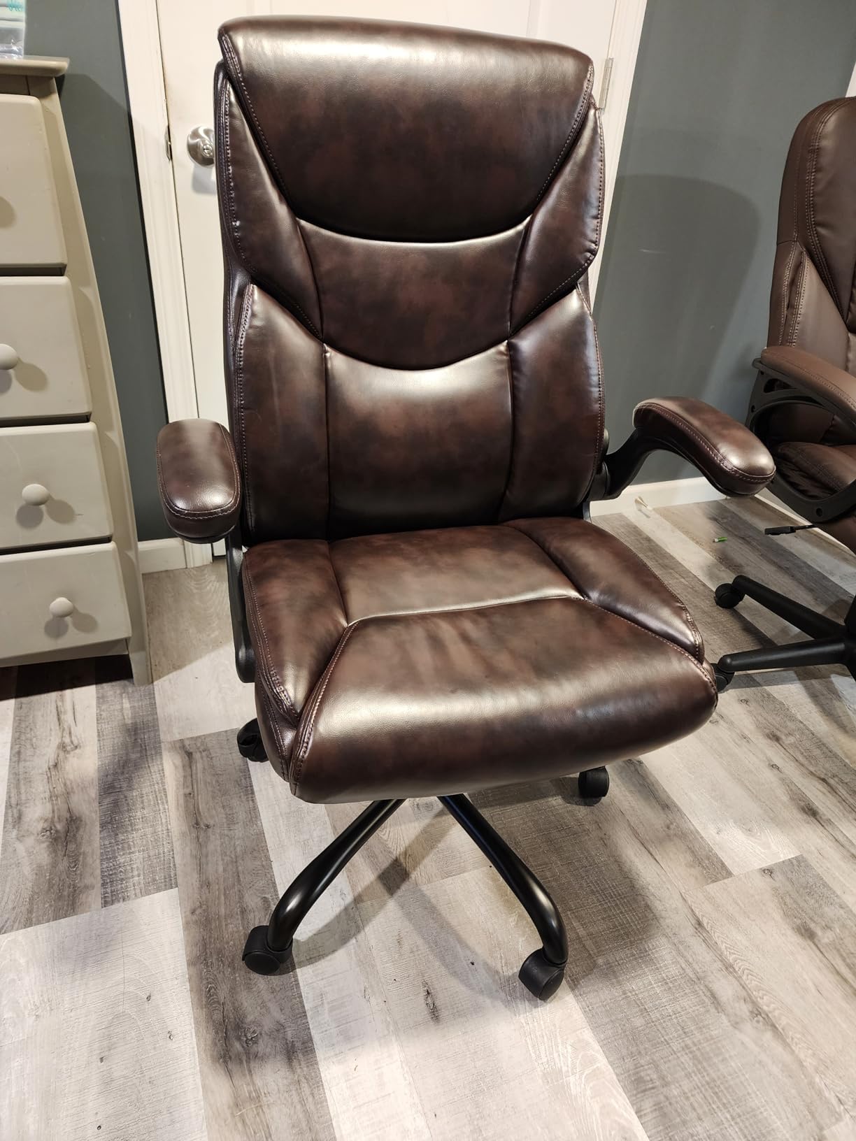 Sweetcrispy Ergonomic Computer Gaming Office Chair, Heavy Duty Task Desk Swivel Rolling Chairs with Wheels, Flip-up Arms, Adjustable Height, PU Leather, Black - Customer Photo 5