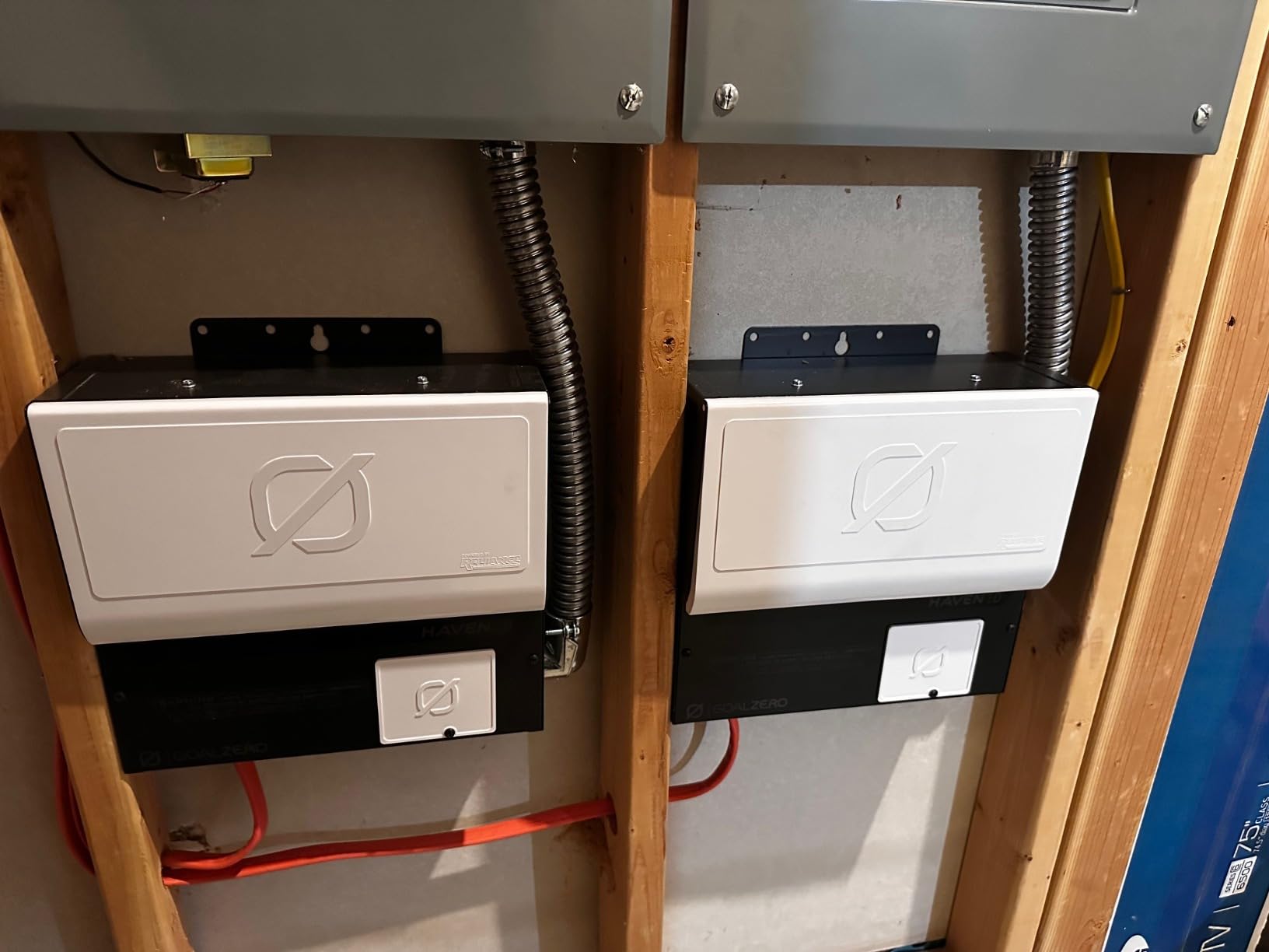Goal Zero Yeti PRO 4000 Portable Power Station, 4000 Watt Hour LiFePO4 Battery, Expandable Solar Generator Home Backup System, 3600 W Out, (6th Gen) - Customer Photo 5