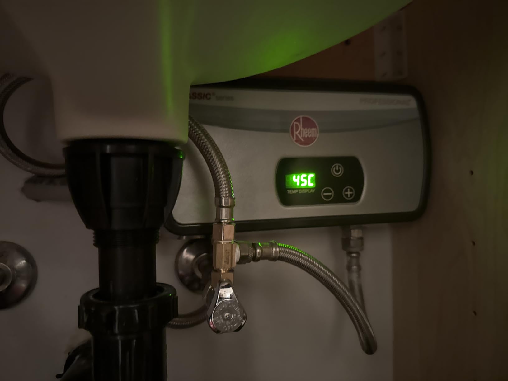 Rheem 6.5kW 240V Point of Use Thermostatic Tankless Electric Water Heater - Customer Photo 1