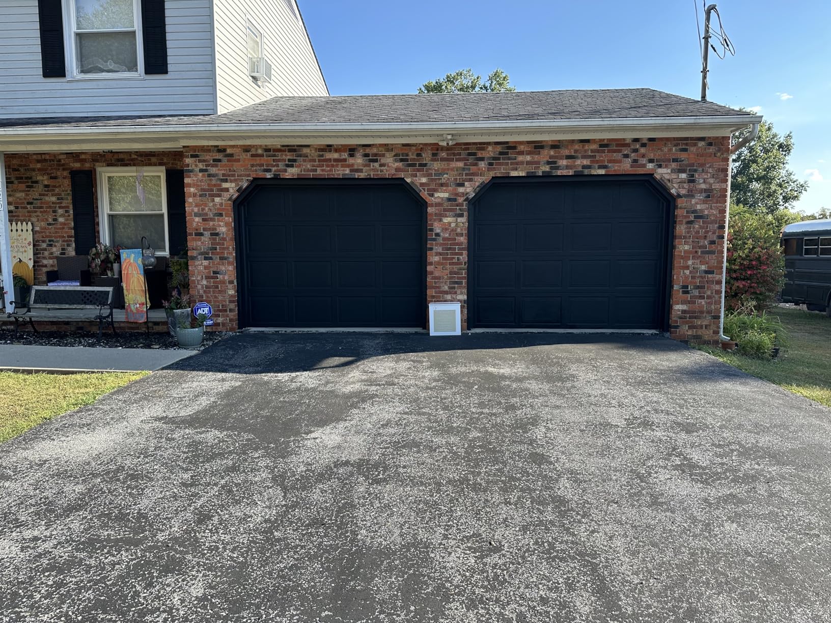 EVOLVE Barn & Fence: Swift Shield High Durability and Scratch-Resistant Paint for Storage Sheds, Outbuildings, and Fences (1 Gallon, Black) - Customer Photo 1