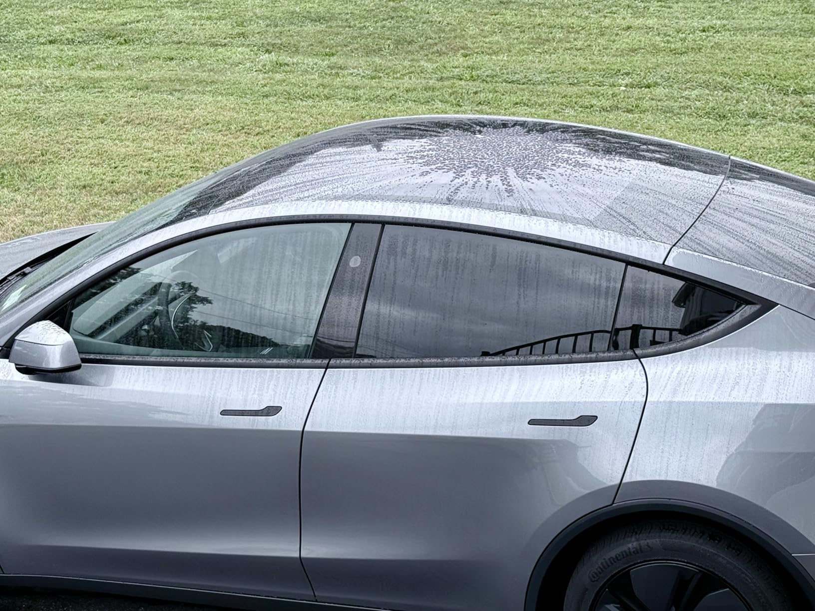 Meguiar's Ultimate Glass Cleaner & Water Repellent - Premium Glass and Window Cleaner for Quick Cleaning with Hydrophobic Technology that Acts as a Rain Repellent Improving Visibility in Rain - 16oz - Customer Photo 1