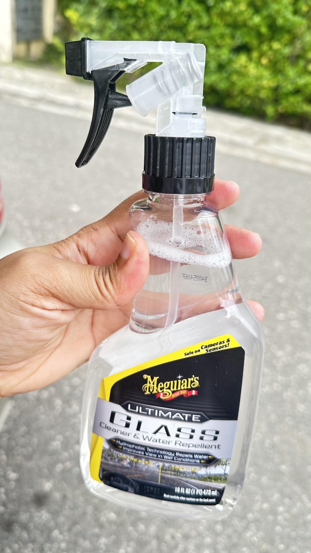 Meguiar's Ultimate Glass Cleaner & Water Repellent - Premium Glass and Window Cleaner for Quick Cleaning with Hydrophobic Technology that Acts as a Rain Repellent Improving Visibility in Rain - 16oz - Customer Photo 2