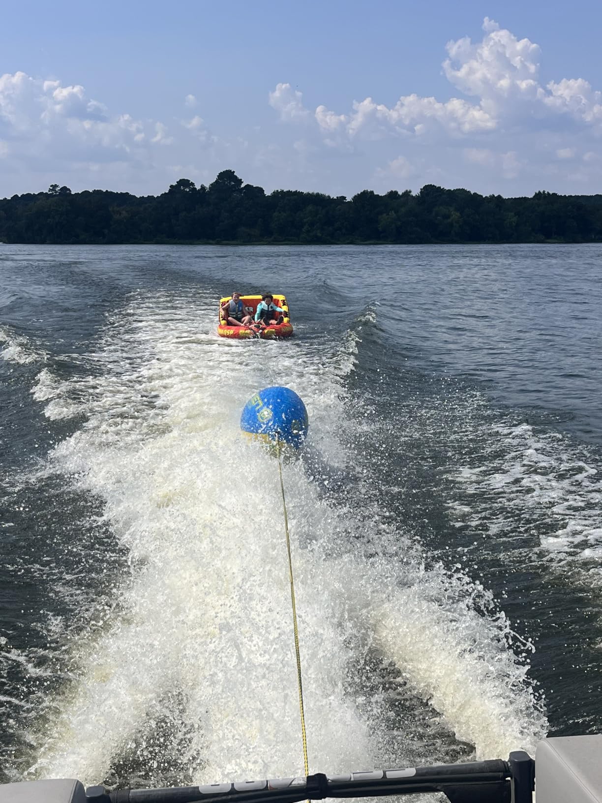 Super Sofa Towable Tubes for Boating 1-4 Person,Tubes for Boats,Inflatable Pull Boats/Boat Tube/Water Tube,Front&Back Tow Points with Heavy-Duty Thick Nylon Cover for Water Sports - Customer Photo 1