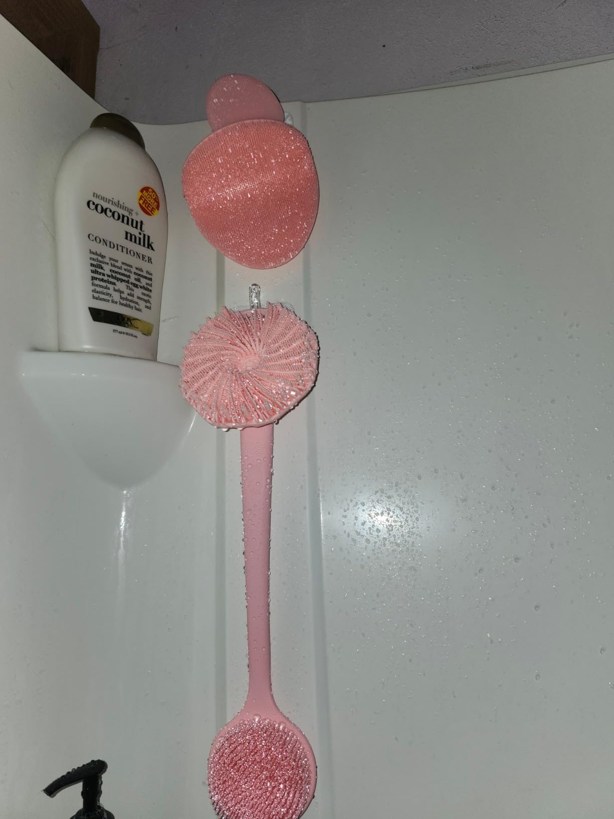 Manmihealth Silicone Back Scrubber & Soft Bath Glove Set 4 PCS(Thin Bristles), Super-Exfoliating Body Scrubber & Super-Lathering Shower Brush Combination, with 2 Free Hooks (Black) - Customer Photo 2