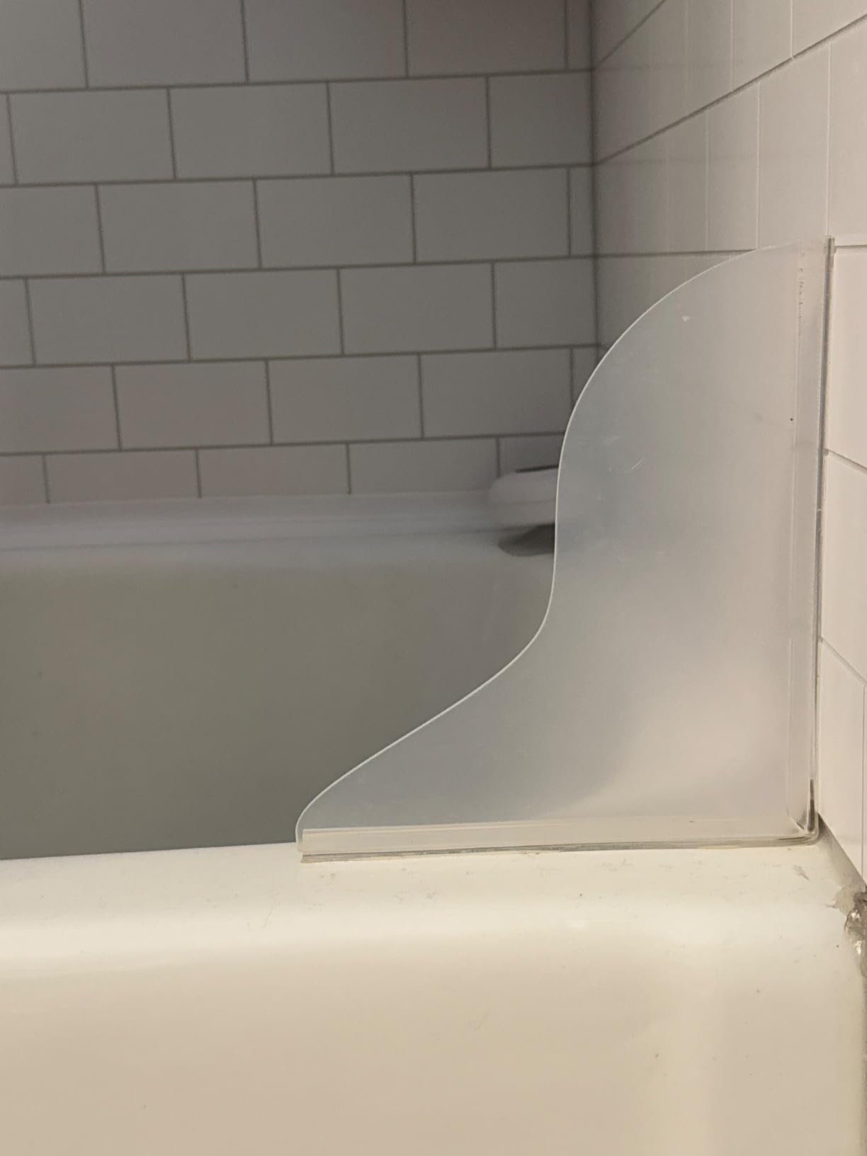 UIOCSSC Shower Splash Guard, 2 Pack Bathtub Shower Water Splash Guards Silicone Bathtub Splash Guard Self-Adhesive Waterproof Shower Guards to Keep Water in Shower Customer Review UIOCSSC Shower Splash Guard, 2 Pack Bathtub Shower Water Splash Guards Silicone Bathtub Splash Guard Self-Adhesive Waterproof Shower Guards to Keep Water in Shower - Customer Photo 5