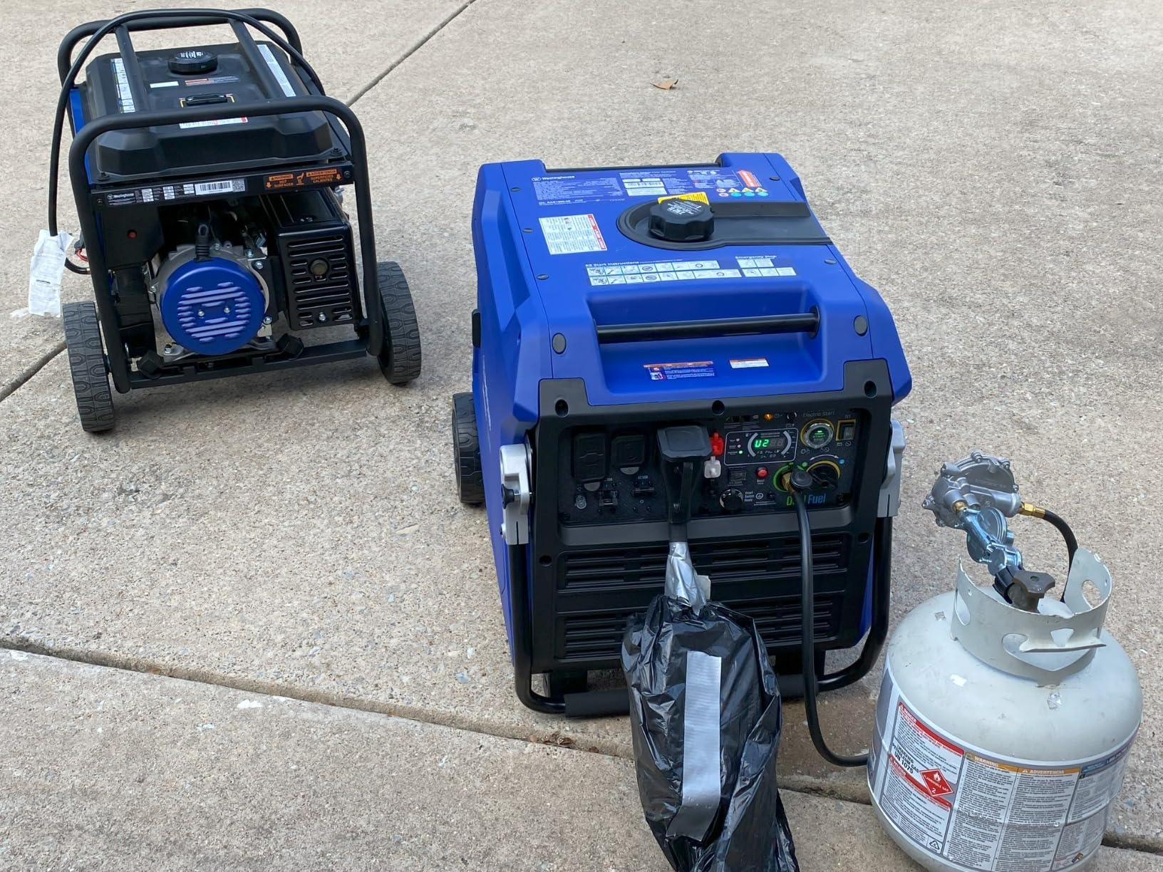Westinghouse 11000 Peak Watt Dual Fuel Portable Inverter Generator, Remote Electric Start, Transfer Switch Ready, Gas and Propane Powered, Low THD - Safe for Electronics, Parallel Capable, CO Sensor - Customer Photo 2