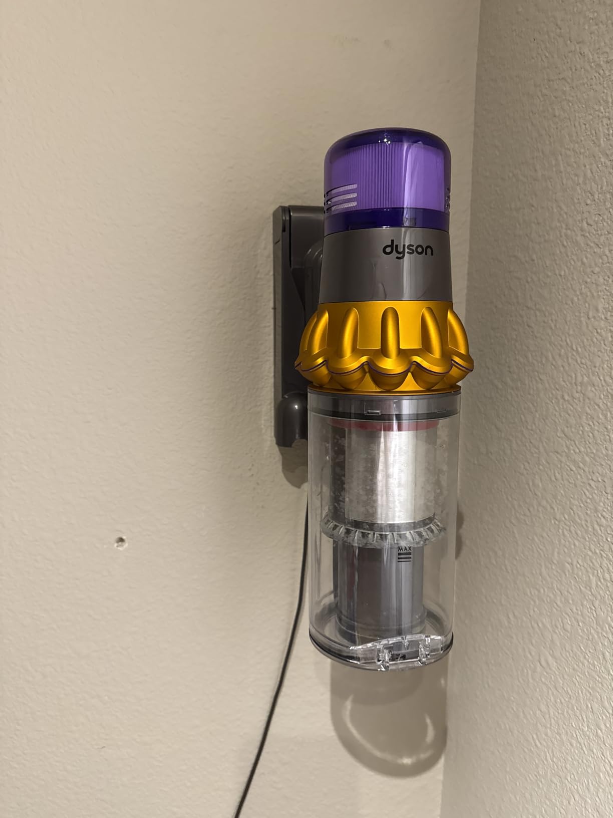 Dyson V15 Detect Plus Cordless Vacuum, Illumination Reveals dust, 240AW, 3 Power Modes, Up to 60 Minutes,² Deep Cleans Hard Floors and Carpets, Detangles pet Hair, Converts to Handheld - Customer Photo 1