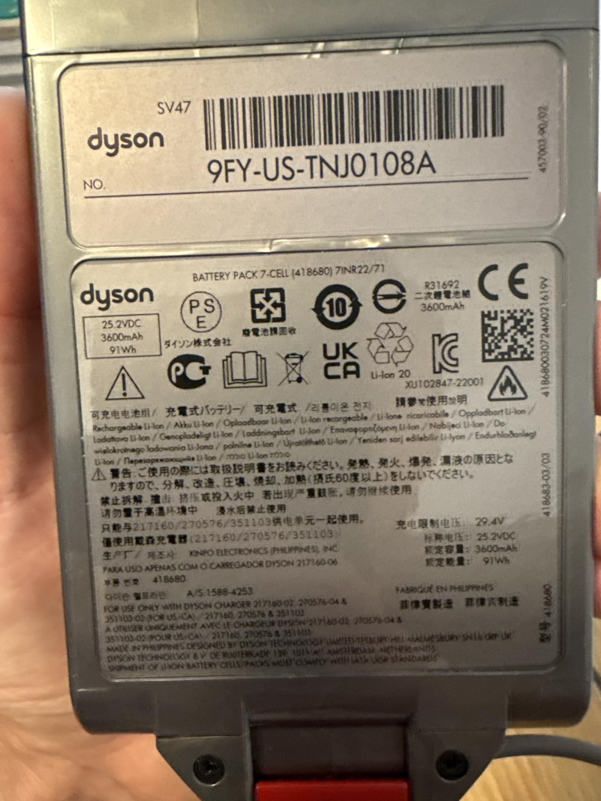 Dyson V15 Detect Plus Cordless Vacuum, Illumination Reveals dust, 240AW, 3 Power Modes, Up to 60 Minutes,² Deep Cleans Hard Floors and Carpets, Detangles pet Hair, Converts to Handheld - Customer Photo 4