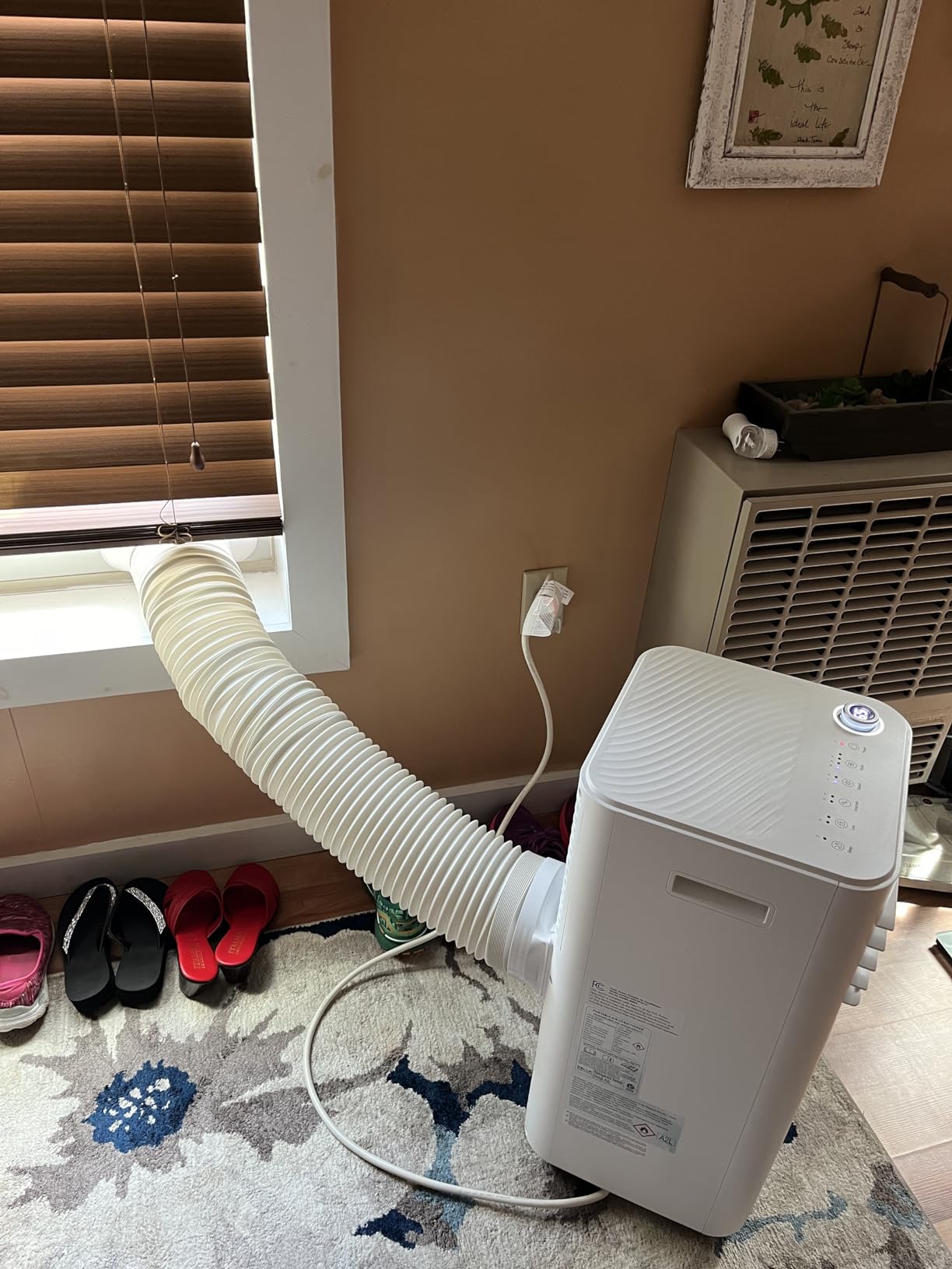 DELLA Smart WiFi Enabled 10000 BTU Portable Air Conditioner Cools Up To 250 Sq. Ft. Work with Alexa,Geo Fencing Cooling, Dehumidifier & Fan Portable AC Unit w/Remote Control & Window Kit Customer Review DELLA Smart WiFi Enabled 10000 BTU Portable Air Conditioner Cools Up To 250 Sq. Ft. Work with Alexa,Geo Fencing Cooling, Dehumidifier & Fan Portable AC Unit w/Remote Control & Window Kit - Customer Photo 2