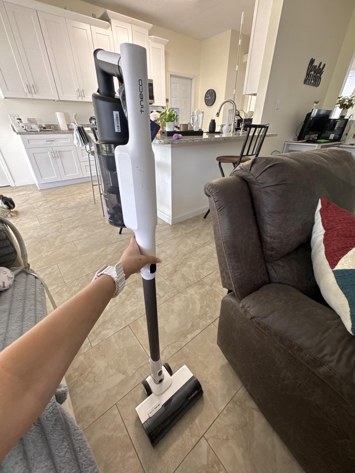 Tineco A20 Cordless Stick Vacuum Cleaner, Powerful Suction, 3 Modes for Multi-Level Messes, 1L Larger Dustbin, Ergonomic Dual-Handle Design, Wall-Mount Dock, LED Headlight - Customer Photo 4