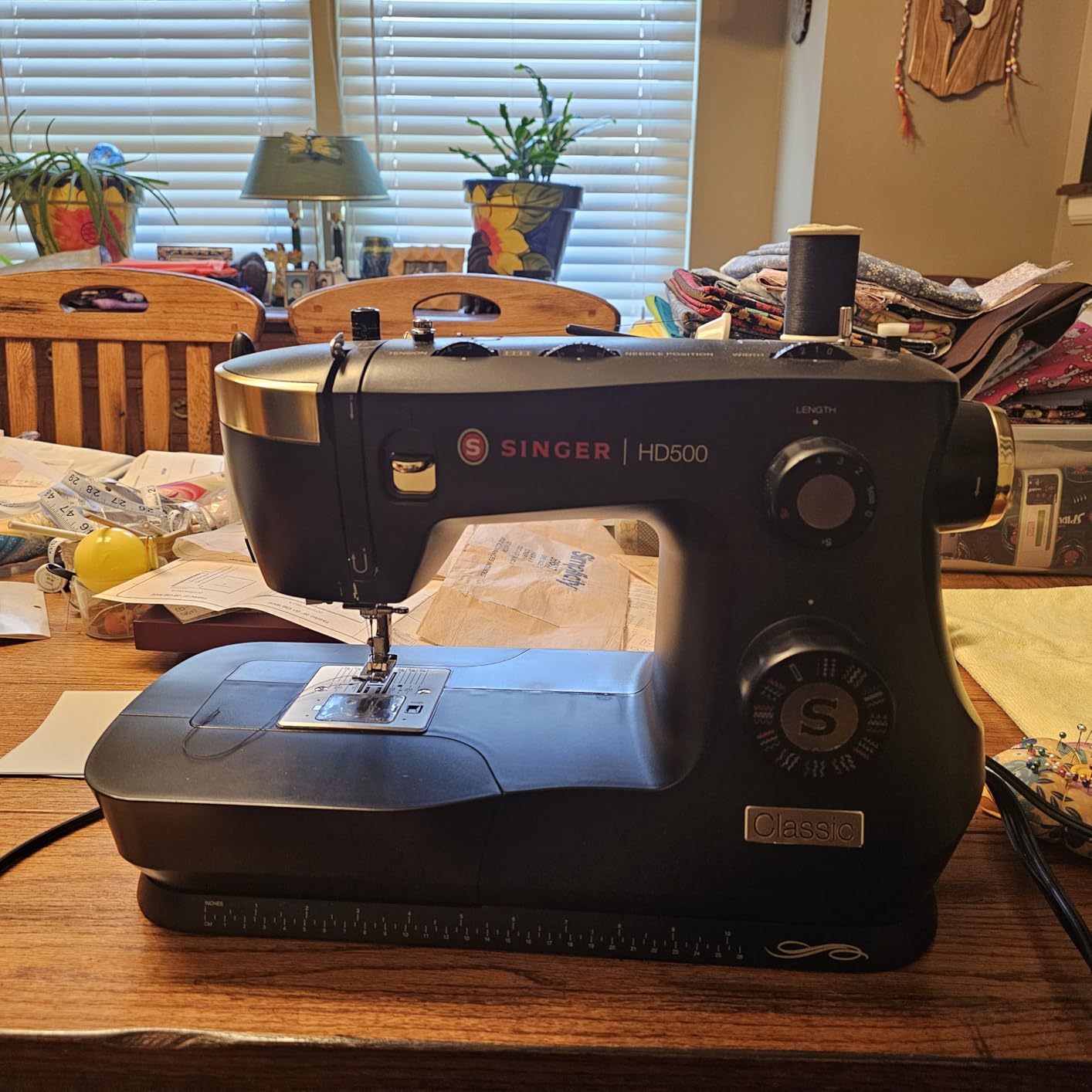 SINGER Heavy Duty 500 Classic Sewing Machine with Accessory Kit | Strong Motor with Enhanced Piercing Power, 23 Built-In Stitches, Full Metal frame, 1-step Buttonhole & LED Light - Customer Photo 1