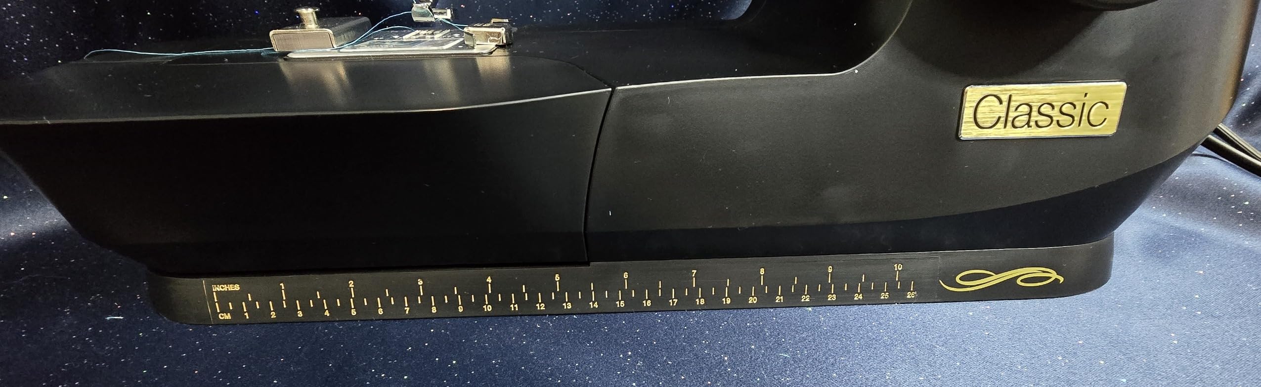 SINGER Heavy Duty 500 Classic Sewing Machine with Accessory Kit | Strong Motor with Enhanced Piercing Power, 23 Built-In Stitches, Full Metal frame, 1-step Buttonhole & LED Light - Customer Photo 5