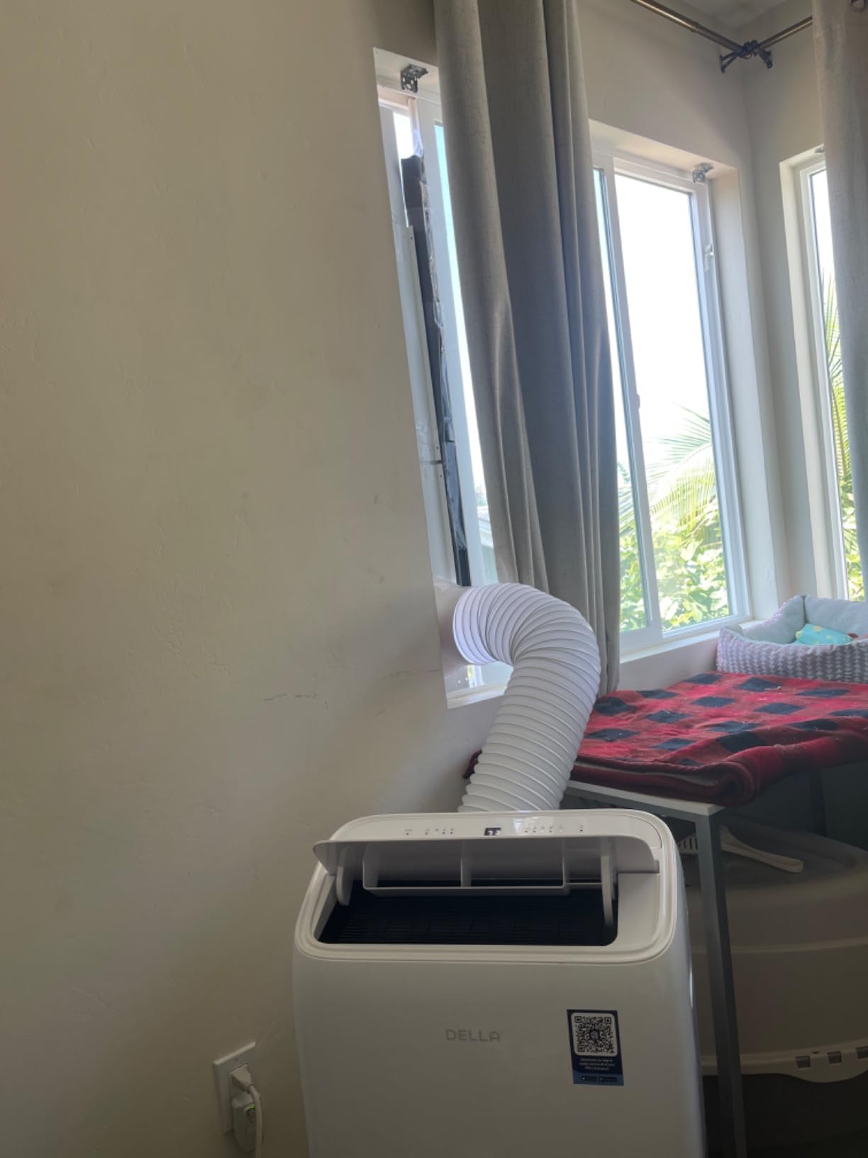 Della 14000 BTU Ultra Quiet Inverter Portable Air Conditioner Works with Alexa Cools Up To 450 Sq. Ft. Smart Wifi Portable AC Unit with Remote & App Control, Dehumidifier & Fan, Sleep Mode(45dB) Customer Review Della 14000 BTU Ultra Quiet Inverter Portable Air Conditioner Works with Alexa Cools Up To 450 Sq. Ft. Smart Wifi Portable AC Unit with Remote & App Control, Dehumidifier & Fan, Sleep Mode(45dB) - Customer Photo 1