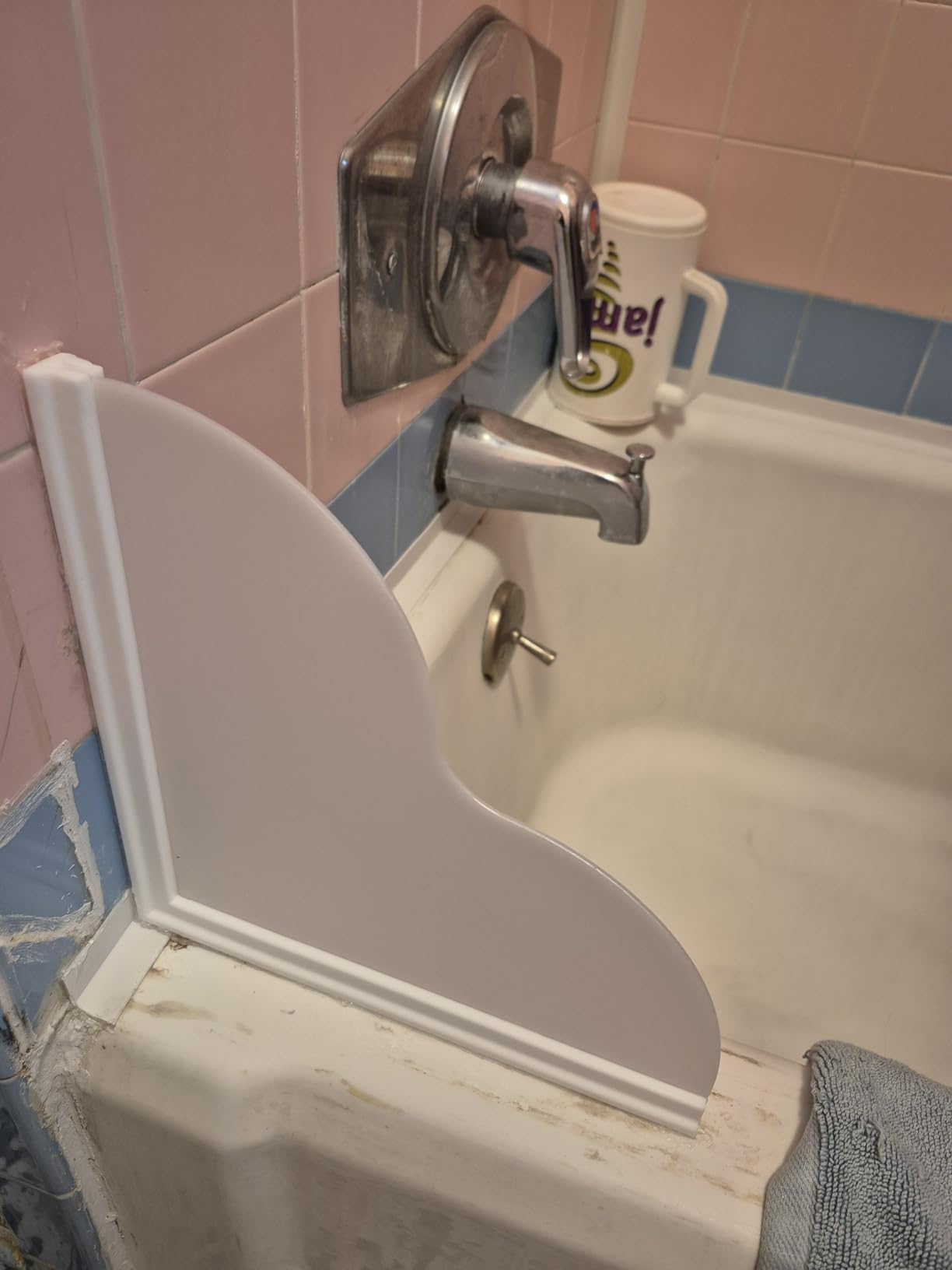 Shower Splash Guard Kit, Large Splash Guards for Bathtub Waterproof Self-Adhesive Shower Corner Guards to Keep Water in Shower or Bath, Pack of 2 (9.1 x 7.1 inches) Customer Review Shower Splash Guard Kit, Large Splash Guards for Bathtub Waterproof Self-Adhesive Shower Corner Guards to Keep Water in Shower or Bath, Pack of 2 (9.1 x 7.1 inches) - Customer Photo 1