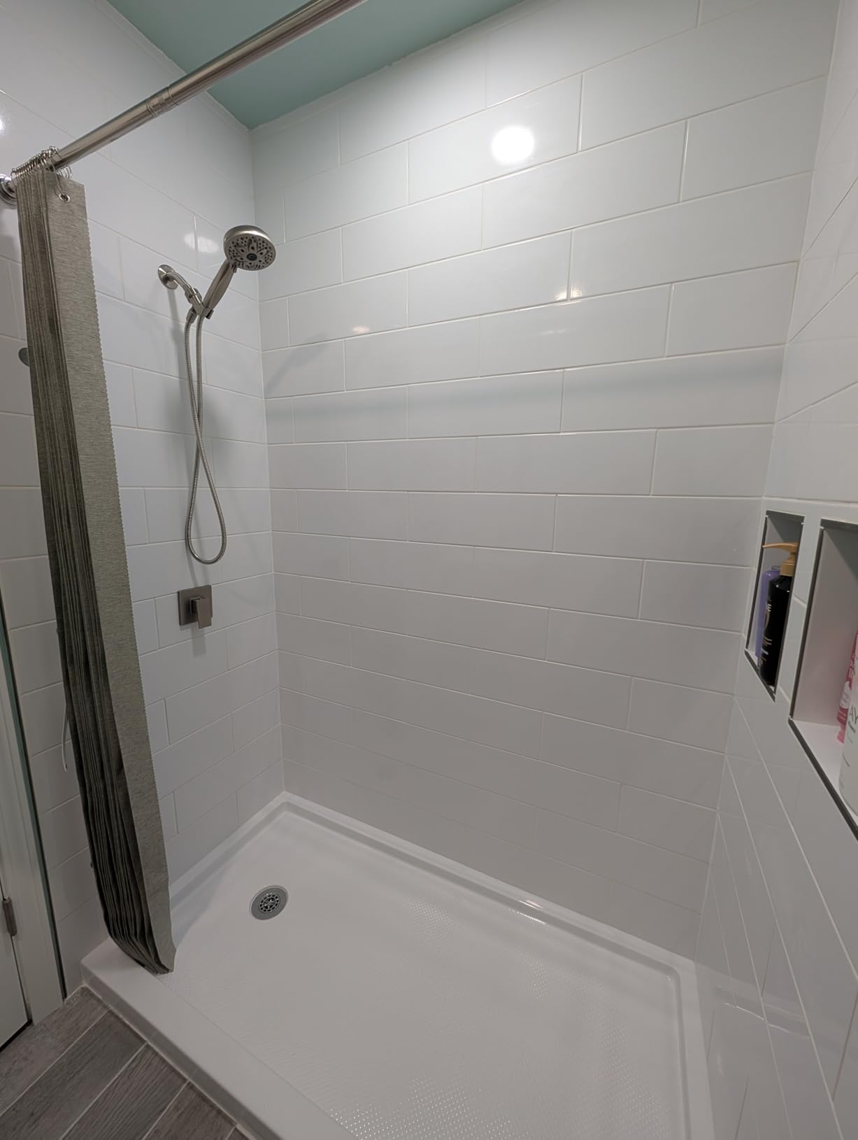 AJAZZ Magnetic Folding Shower Curtains Acordion Shower Curtain Fabric Polyester Waterproof Shower Curtains Suitable for Family Hotel Homestay Bathroom (Grey,77 AJAZZ Magnetic Folding Shower Curtains Acordion Shower Curtain Fabric Polyester Waterproof Shower Curtains Suitable for Family Hotel Homestay Bathroom (Grey,77