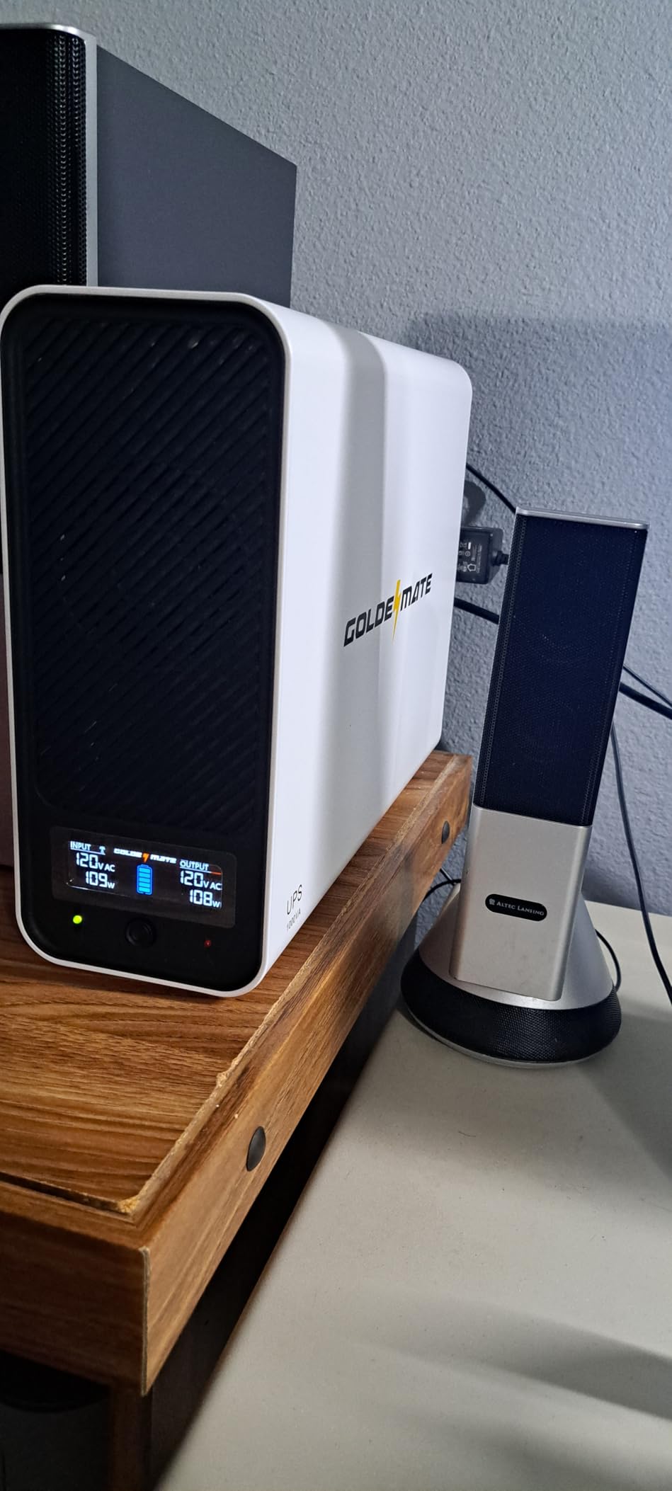 GOLDENMATE 1000VA/800W Lithium UPS Battery Backup and Surge Protector, Backup Battery Power Supply with LiFePO4 Batteries(230.4 Wh), Sinewave UPS System, 10 Years Lifespan, 8 Outlets, LCD Display - Customer Photo 1