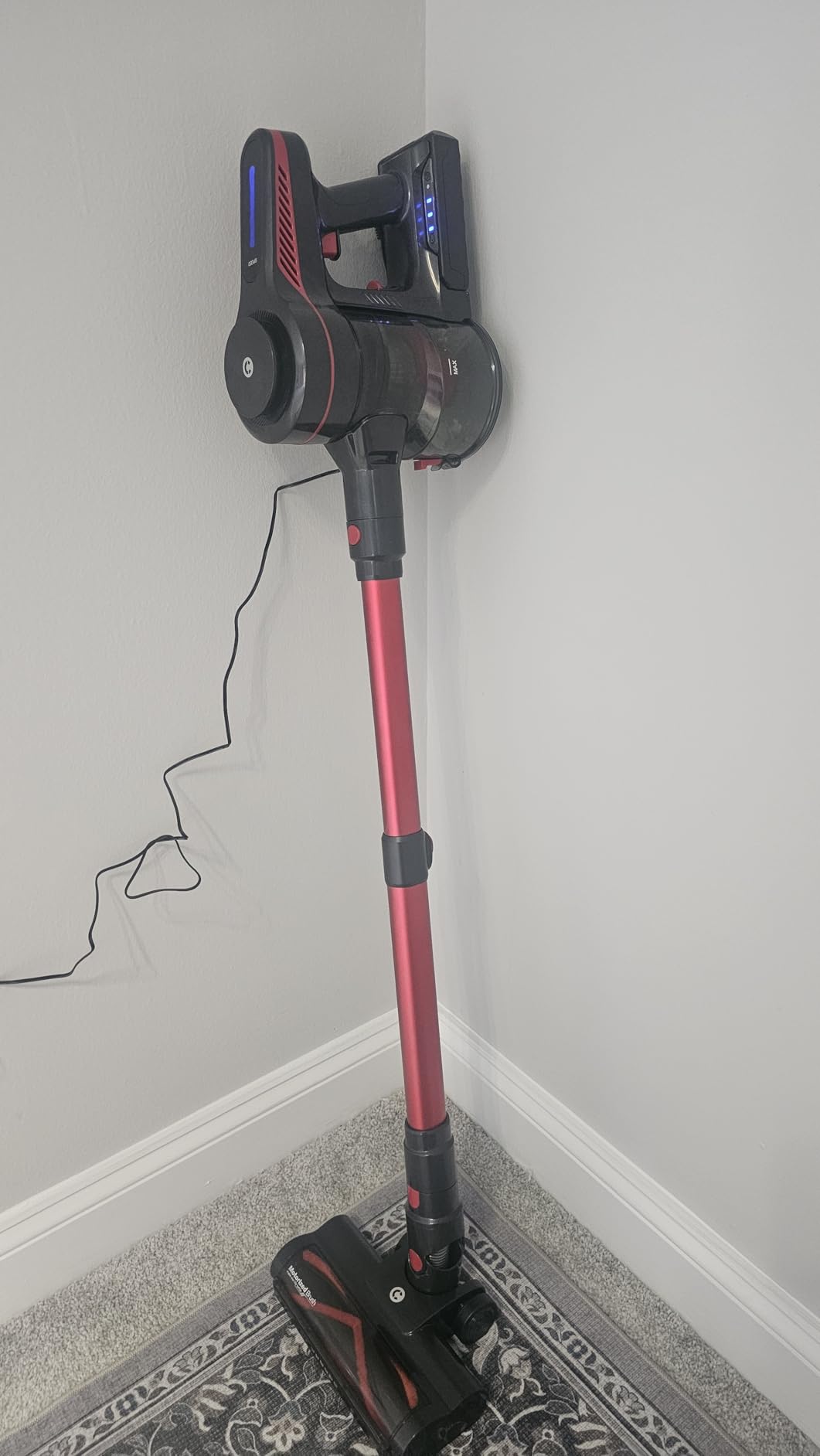 Cordless Vacuum Cleaner, Stick Vacuum with Powerful Suction, 45Mins Runtime Vacuum Cleaners for Home, Anti-tangle and 1.5L Dust Cup, 6 in 1 Lightweight Vacuum for Hardwood Floor Carpet Pet Hair - Customer Photo 1