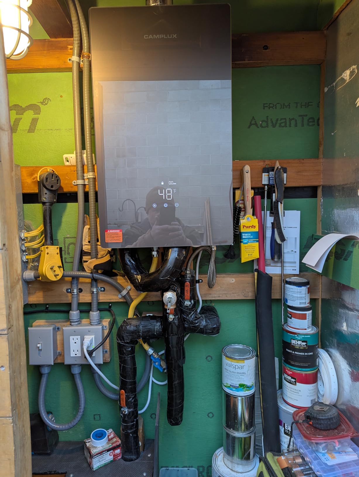 CAMPLUX Climatech 7 Tankless Water Heater Gas 5.28 GPM, 132,000 BTU On Demand Instant Tankless Gas Hot Water Heater Natural Gas, Indoor Installation, White, CA528W - Customer Photo 1