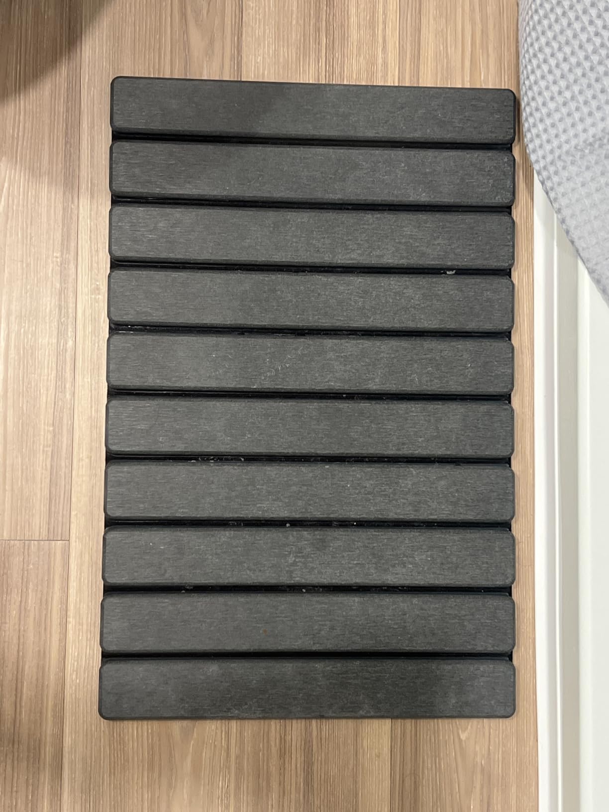 AWW Foldable Stone Bath Mat, Super Absorbent Diatomaceous Earth Mats, Non-Slip 23.6 x 15.5 Inch Quick Drying Mat, Compact and Easy to Store Bath Mats for Bathroom, Easy to Clean, Grey - Customer Photo 1