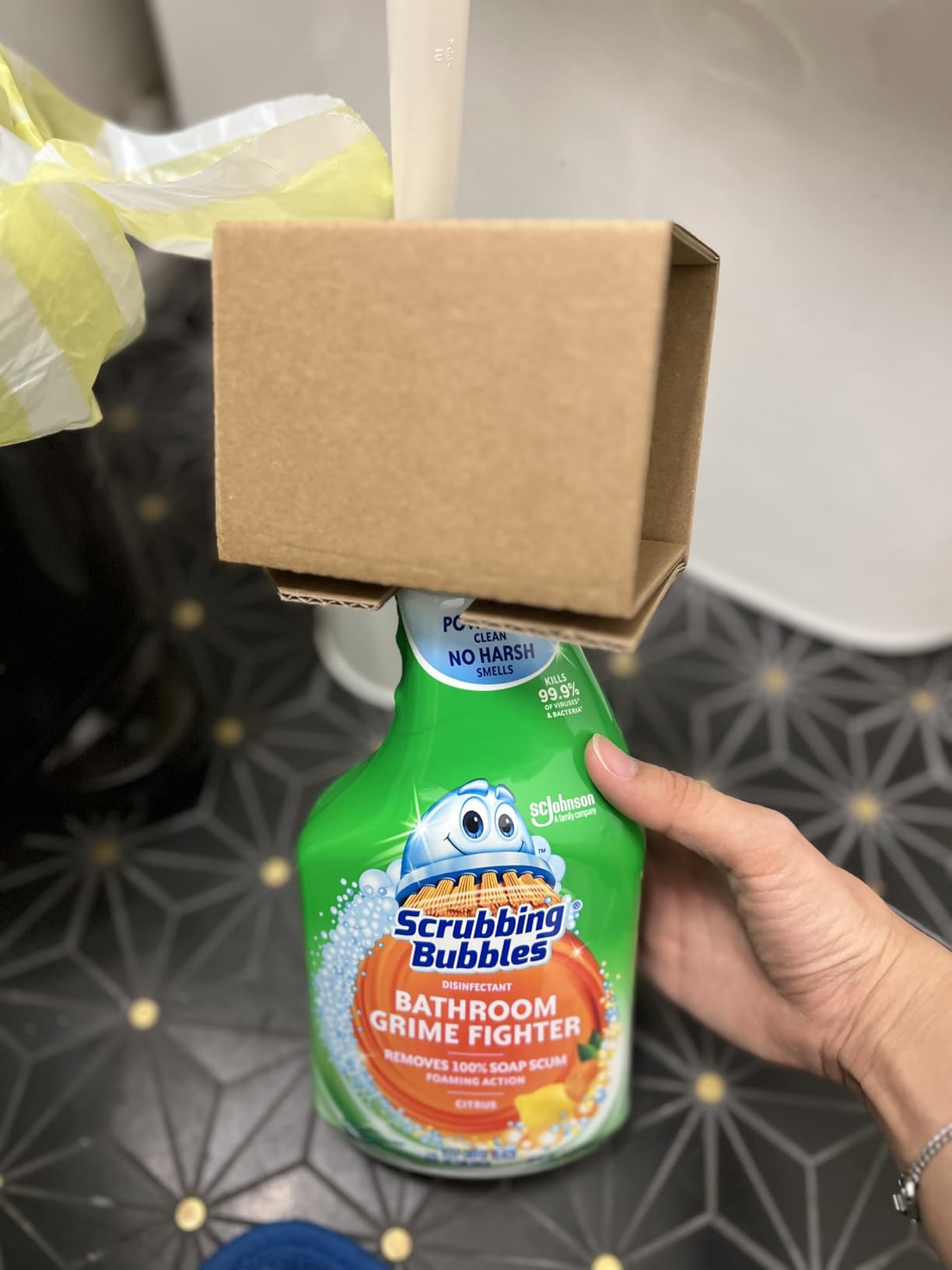 Scrubbing Bubbles Bathroom and Shower Cleaner Disinfectant Spray, Bathroom Grime Fighter, Citrus Scent, 32oz - Customer Photo 1