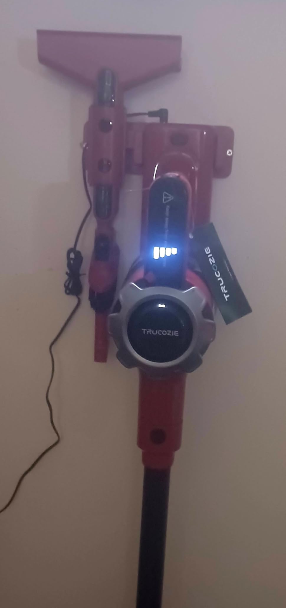 Cordless Vacuum Cleaner, 8-in-1 Lightweight Stick Vacuum with 45mins Runtime, Powerful Suction, Rechargeable Cordless Vacuum for Carpet, Tile, Pet Hair, Hardwood Floors, Black - Customer Photo 1