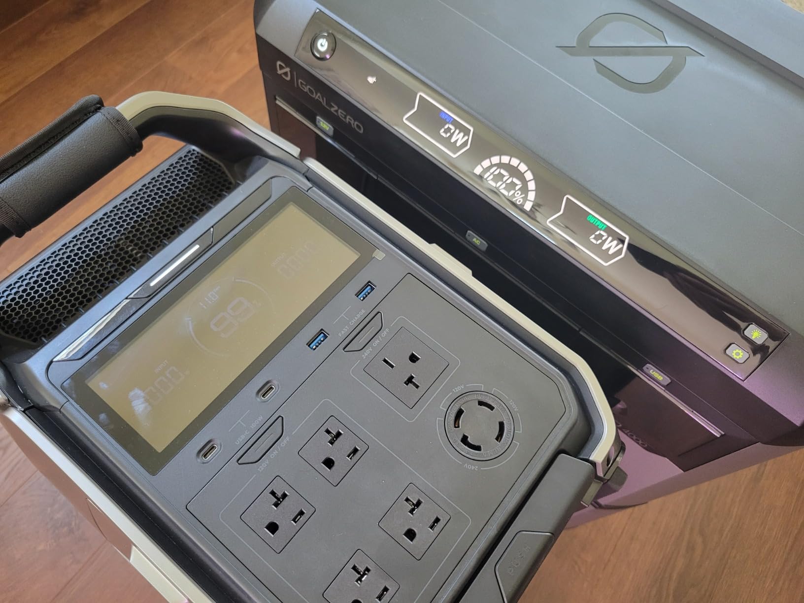 EF ECOFLOW Solar Generator 4096Wh DELTA Pro 3 with 2X400W Portable Panels, 120/240V 4000W AC Output, Solar Generator for Home Use, Camping Accessories, Emergencies, Power Outages, RVs Customer Review EF ECOFLOW Solar Generator 4096Wh DELTA Pro 3 with 2X400W Portable Panels, 120/240V 4000W AC Output, Solar Generator for Home Use, Camping Accessories, Emergencies, Power Outages, RVs - Customer Photo 2