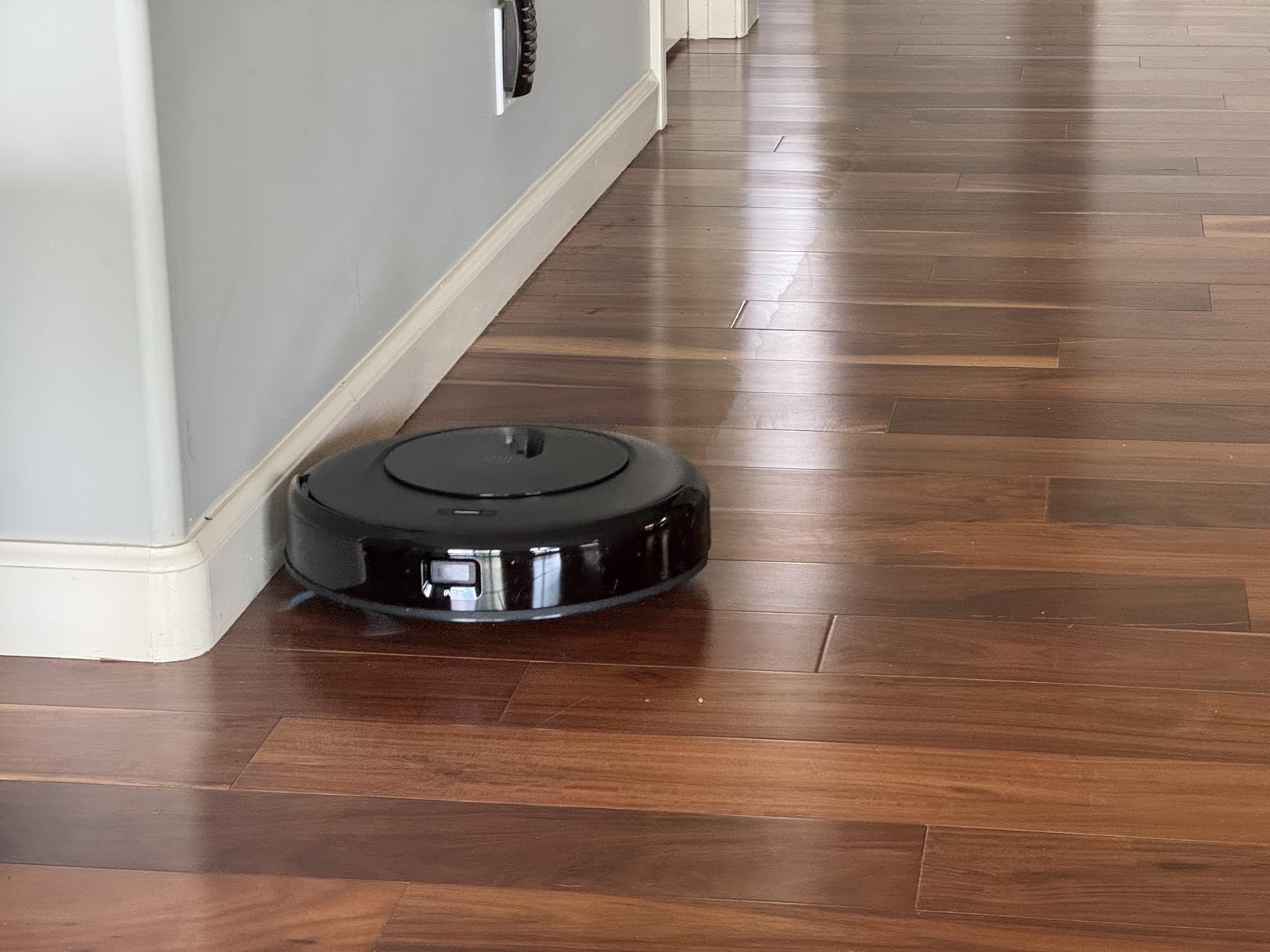 eufy Robot Vacuum Omni C20, Robot Vacuum and Mop Combo, Self Emptying, Auto Mop Washing and Auto Drying for Hands-Free Cleaning, 7000 Pa Powerful Suction, 3.35-Inch Design, All-in-One Station - Customer Photo 1