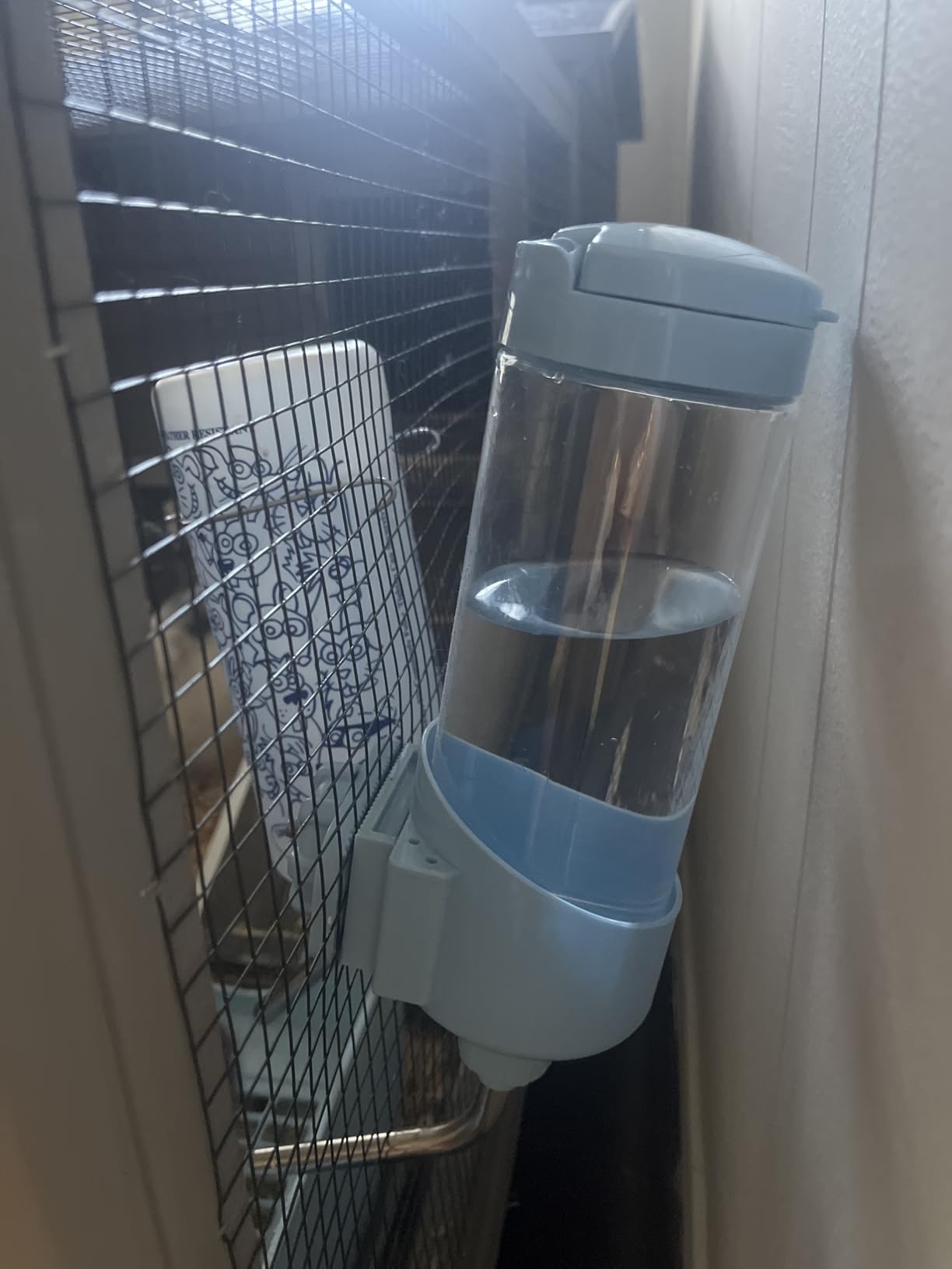 Vannon Top Fill Small Animal Water Dispenser for Cage, 23oz Auto Feeding Crate Water Bottle for Rabbit, Chinchilla, Ferret, Guinea Pig, Squirrel, Hedgehog, Pet Nozzle Diameter: 10mm, BPA Free, Blue - Customer Photo 1
