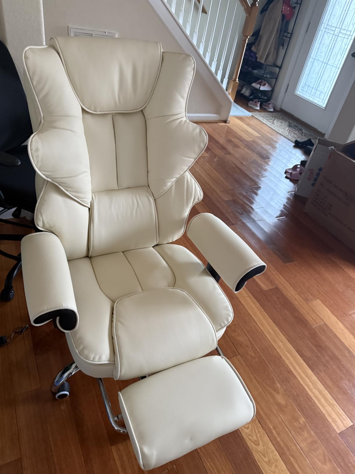 HOMREST 6-Point Massage Executive Chair,Heat Office Chair,Ergonomic Home Office Desk Chairs with Retractable Footrest and Reclining Function,Leather Computer Chair with Adjustable Armrest(‌Off White) - Customer Photo 2