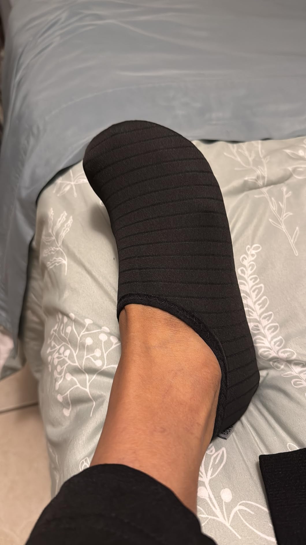 VIFUUR Water Sports Shoes Barefoot Quick-Dry Aqua Yoga Socks Slip-on for Men Women - Customer Photo 2