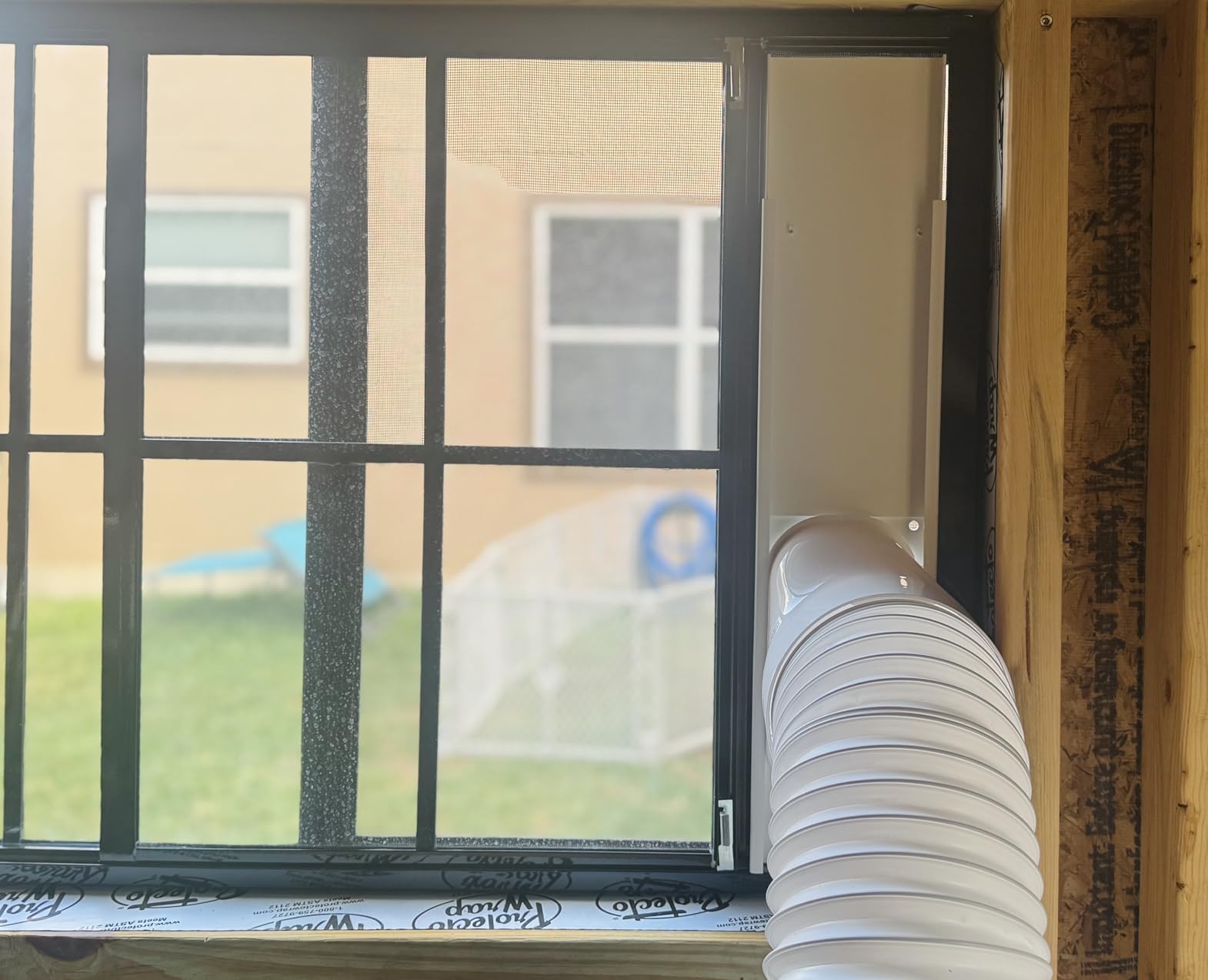 Frigidaire 3-in-1 Smart Portable Room Air Conditioner with Wi-Fi 14,000 BTU (ASHRAE) / 10,000 BTU (DOE), Cools Up to 700 Sq. Ft., Quiet Operation, White Customer Review Frigidaire 3-in-1 Smart Portable Room Air Conditioner with Wi-Fi 14,000 BTU (ASHRAE) / 10,000 BTU (DOE), Cools Up to 700 Sq. Ft., Quiet Operation, White - Customer Photo 1