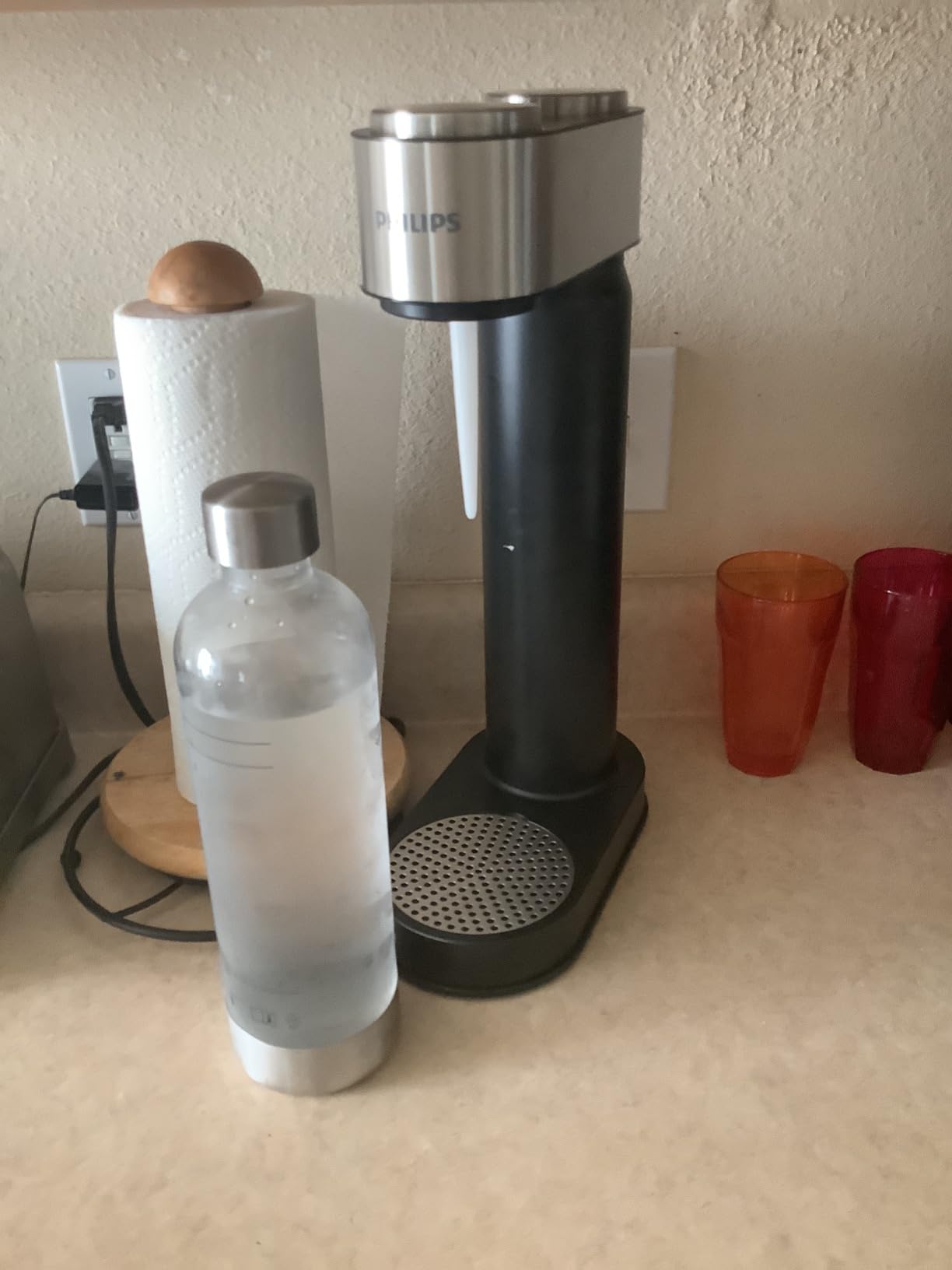 Philips Soda Streaming Machine, Stainless Sparkling Water Maker Easy Install with Quick Twist 1L PET Carbonating Bottle, Soda Maker Compatible with 60L CO2 Carbonator (NOT Included), ADD4902BKOQ/37 - Customer Photo 2