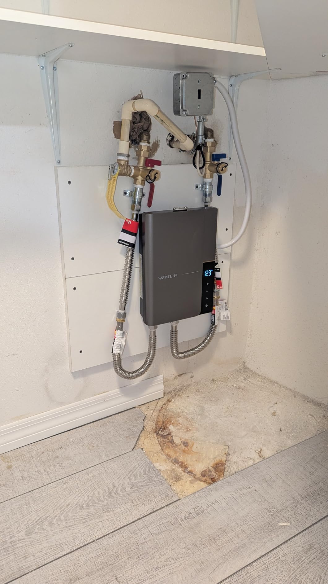 Electric Tankless Water Heater WINTEMP 27kW 240V, Whole House Hot Water Supply, On Demand Instant Endless Water Heater, with LED Temperature Display, WiFi Control, Up to 6.3 GPM, ETL Certified - Customer Photo 1