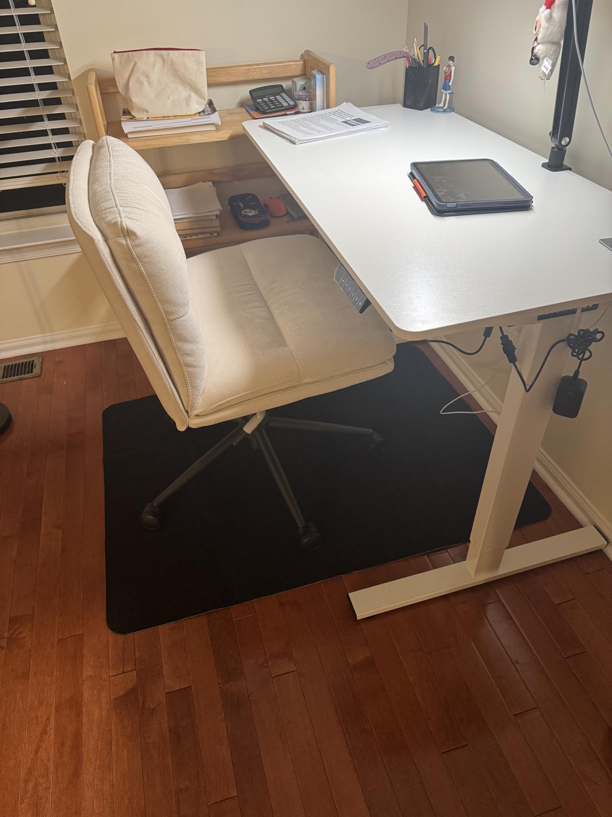 Sycoodeal Office Chair Mat for Hardwood Floor,Office Computer Gaming Chair Mat for Tile Floor,Large Floor Protector Rug,Anti-Slip,Easy to Clean,Pure Black(48