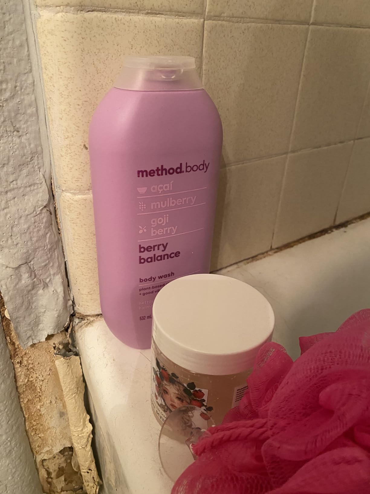 Method Limited Edition Body Wash, Feeling Jazzed with notes of Creamy Vanilla, Cocoa, and Musk, 18oz Customer Review Method Limited Edition Body Wash, Feeling Jazzed with notes of Creamy Vanilla, Cocoa, and Musk, 18oz - Customer Photo 2