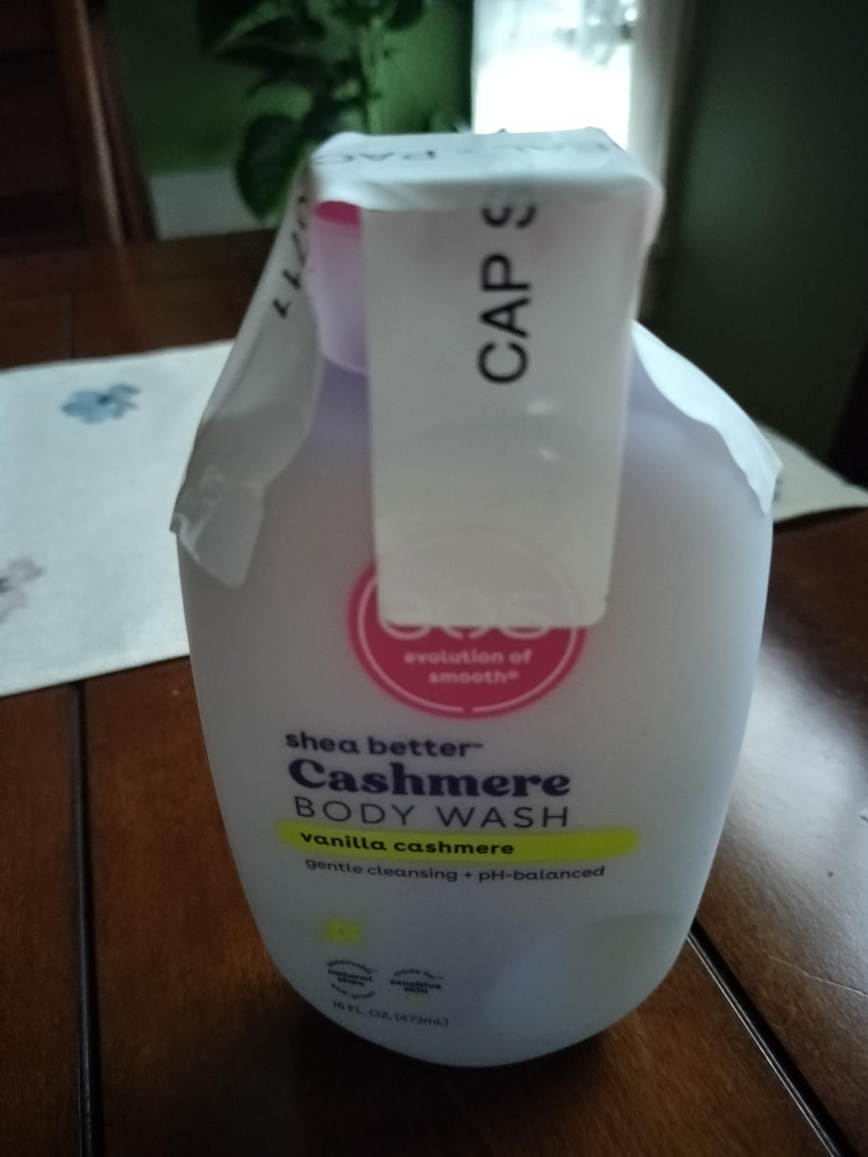 eos Shea Better Cashmere Body Wash, Vanilla Cashmere, Moisturizing, pH Balanced Body Wash, Creamy Gel Formula, Paraben & Phthalate Free, Sensitive Skin, 16 fl oz Customer Review eos Shea Better Cashmere Body Wash, Vanilla Cashmere, Moisturizing, pH Balanced Body Wash, Creamy Gel Formula, Paraben & Phthalate Free, Sensitive Skin, 16 fl oz - Customer Photo 1