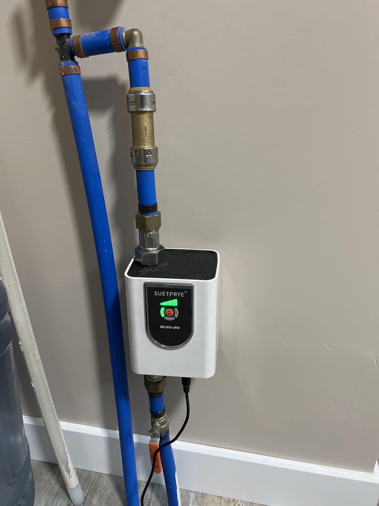 Smart Water Pressure Booster Pump, 26PSI, 555GPH, 85W, 50% Energy Saving-Auto Power/Speed Adjust, 115V, NPT 1