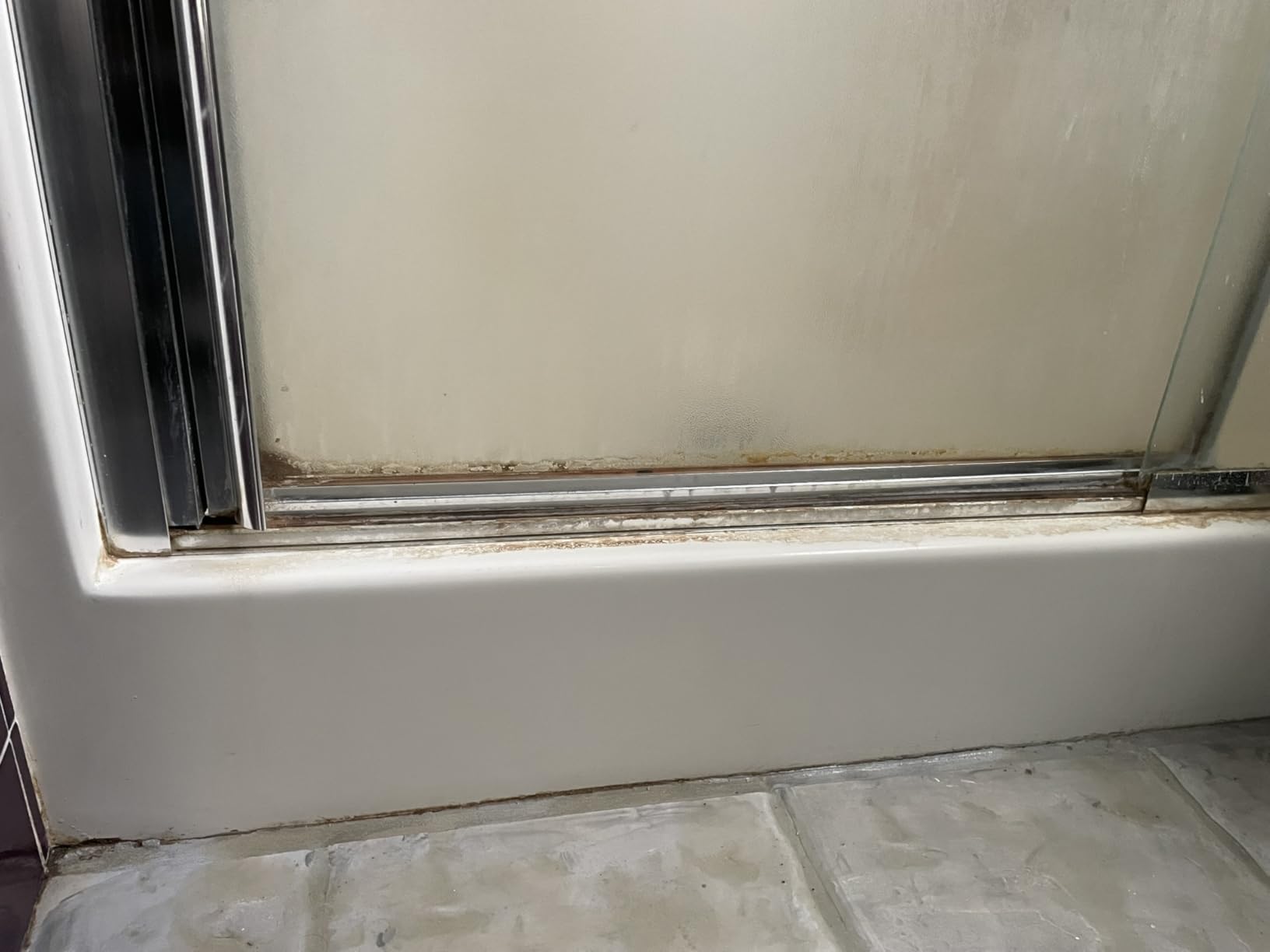 CLR Brands® Brilliant Bath Foaming Bathroom Cleaner Spray Free & Clear, No Added Dyes or Fragrances, Soap Scum and Hard Water Stain Remover, Use on Showers, Baths, Toilets and More, 26 Oz (Pack of 1) Customer Review CLR Brands® Brilliant Bath Foaming Bathroom Cleaner Spray Free & Clear, No Added Dyes or Fragrances, Soap Scum and Hard Water Stain Remover, Use on Showers, Baths, Toilets and More, 26 Oz (Pack of 1) - Customer Photo 2