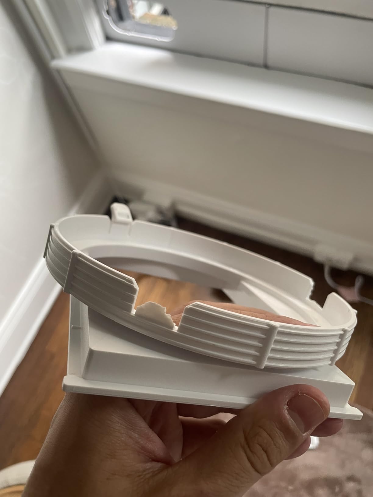 Midea 8,500 BTU ASHRAE (5,000 BTU SACC) Portable Air Conditioner, Smart Control, Cools up to 150 Sq. Ft., with Dehumidifier & Fan mode, Easy- to-use Remote Control & Window Installation Kit Included Customer Review Midea 8,500 BTU ASHRAE (5,000 BTU SACC) Portable Air Conditioner, Smart Control, Cools up to 150 Sq. Ft., with Dehumidifier & Fan mode, Easy- to-use Remote Control & Window Installation Kit Included - Customer Photo 4