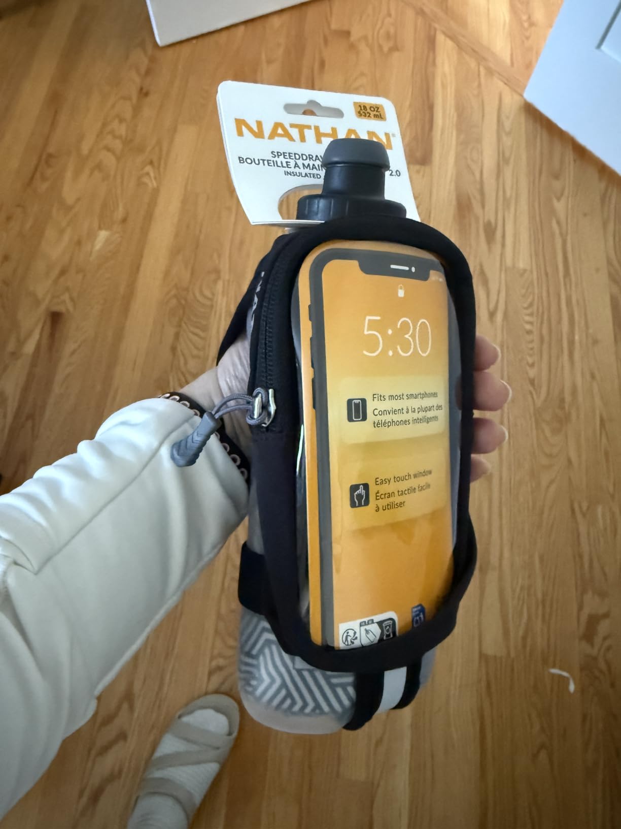Nathan Insulated Handheld Flask 18oz - Double-Wall Insulation - Ergonomic Grip with Blast Valve Cap - Secure Pockets for Phone/Keys - Reflective - Ideal for Running, SpeedDraw 2, Black - Customer Photo 2