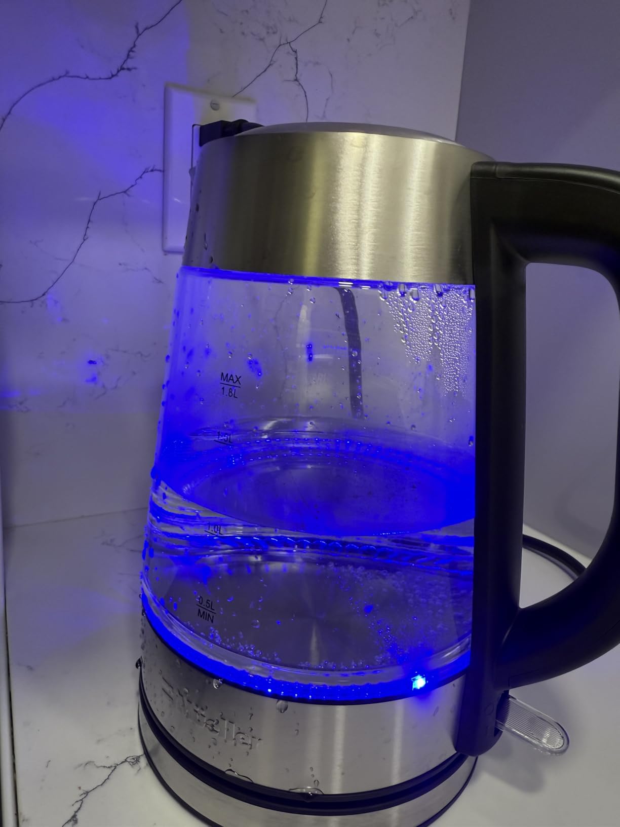 Mueller RapidBoil Electric Kettle 1.8L – Borosilicate Glass & Stainless Steel – BPA-Free Tea Kettle, LED Light, Auto Shut-Off, Boil Dry Protection Water Heater – Fast Heating, Kitchen Appliances - Customer Photo 2