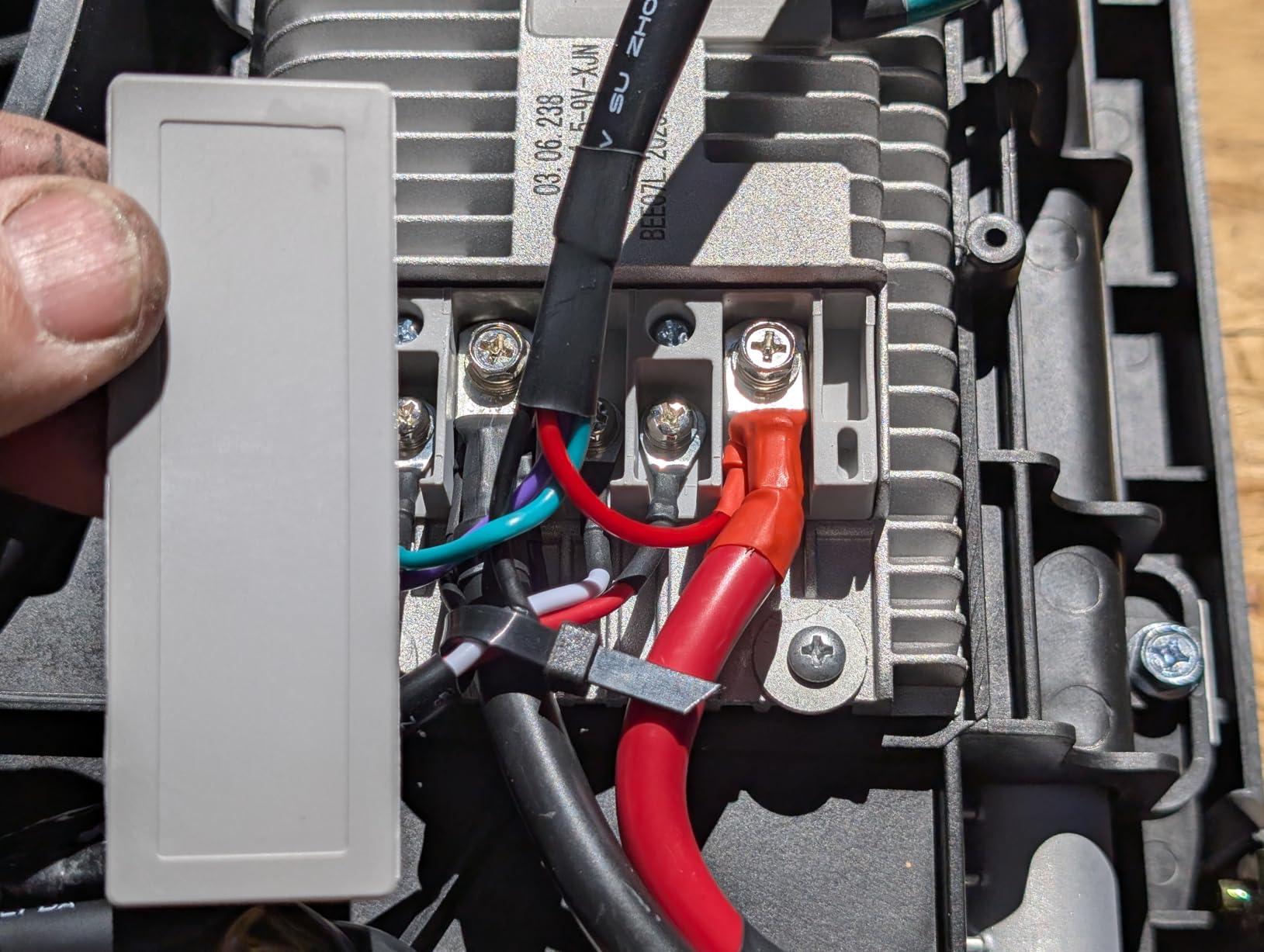 RV Air Conditioner, 12V 10000 BTU Rooftop Air Conditioner for RVs, Trucks, Vans, Campers, Tractor, Low Profile Quiet AC Unit, Battery Powered (w/heater) Customer Review RV Air Conditioner, 12V 10000 BTU Rooftop Air Conditioner for RVs, Trucks, Vans, Campers, Tractor, Low Profile Quiet AC Unit, Battery Powered (w/heater) - Customer Photo 2