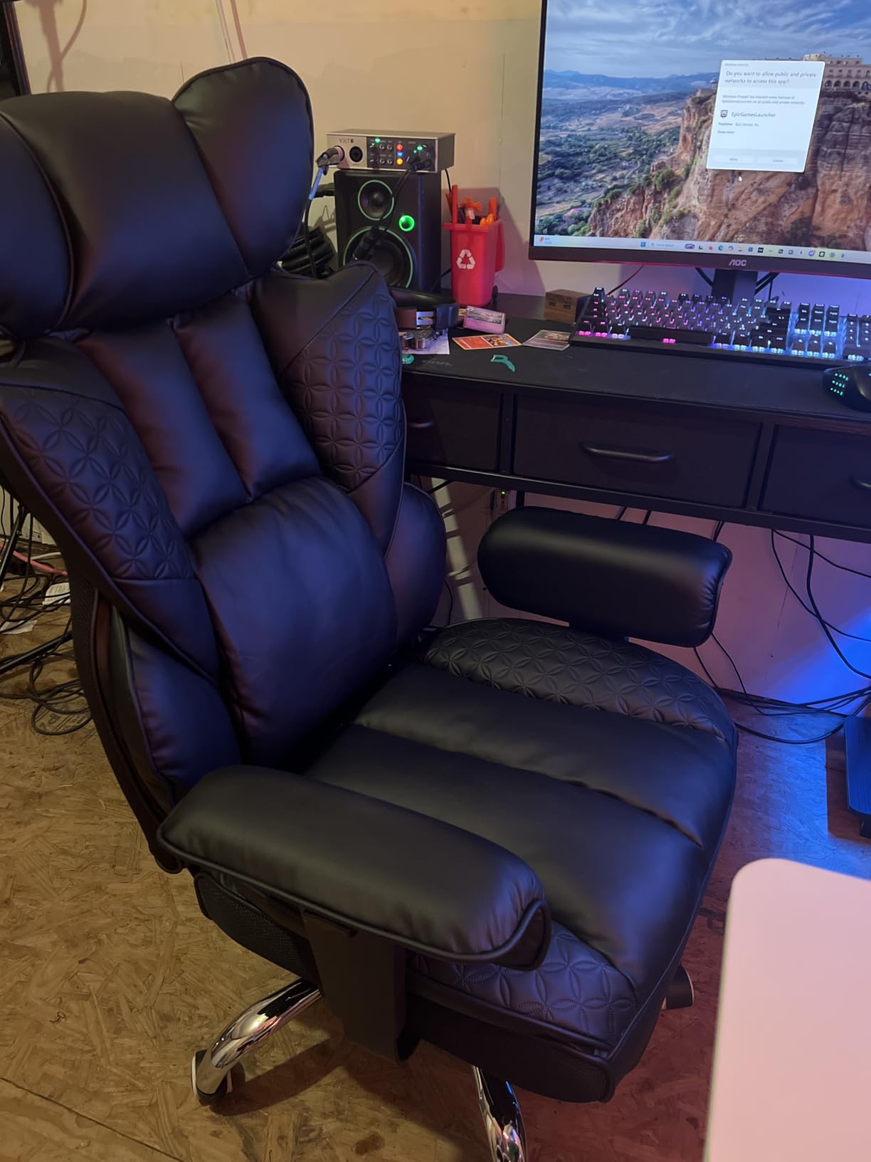 COMHOMA Big and Tall Office Chair 400LBS Wide Ergonomic Gaming Chair with Deluxe Embossing Designed Leather with Foot Rest,150°Reclining Adjustable Armrests Pocket Spring Back Support and Pillow - Customer Photo 1