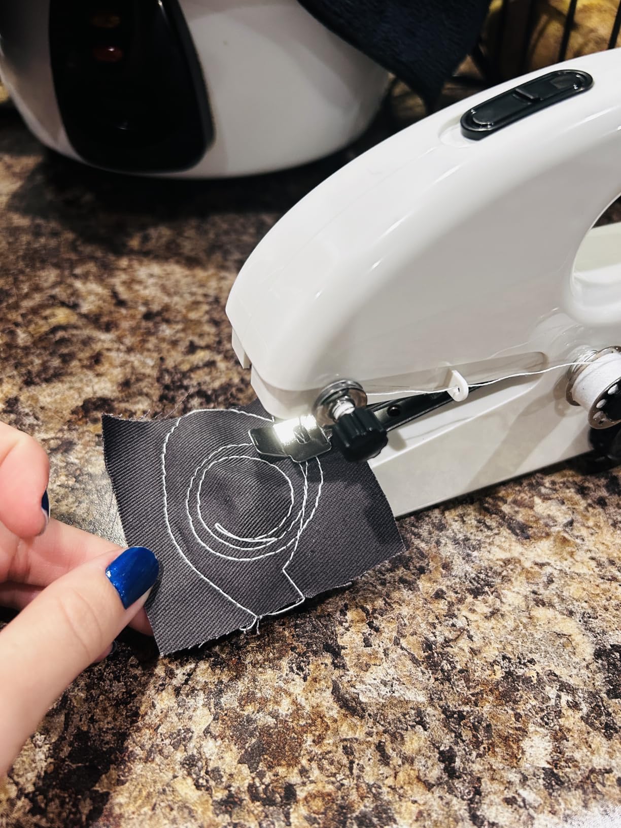 Handheld Sewing Machine for Beginners, Portable Mini Sewing Machine with Two Speed Modes, Easy to Operate and Fast Stitch Suitable for Clothes, Fabrics and Quick Home Repairs - Customer Photo 2